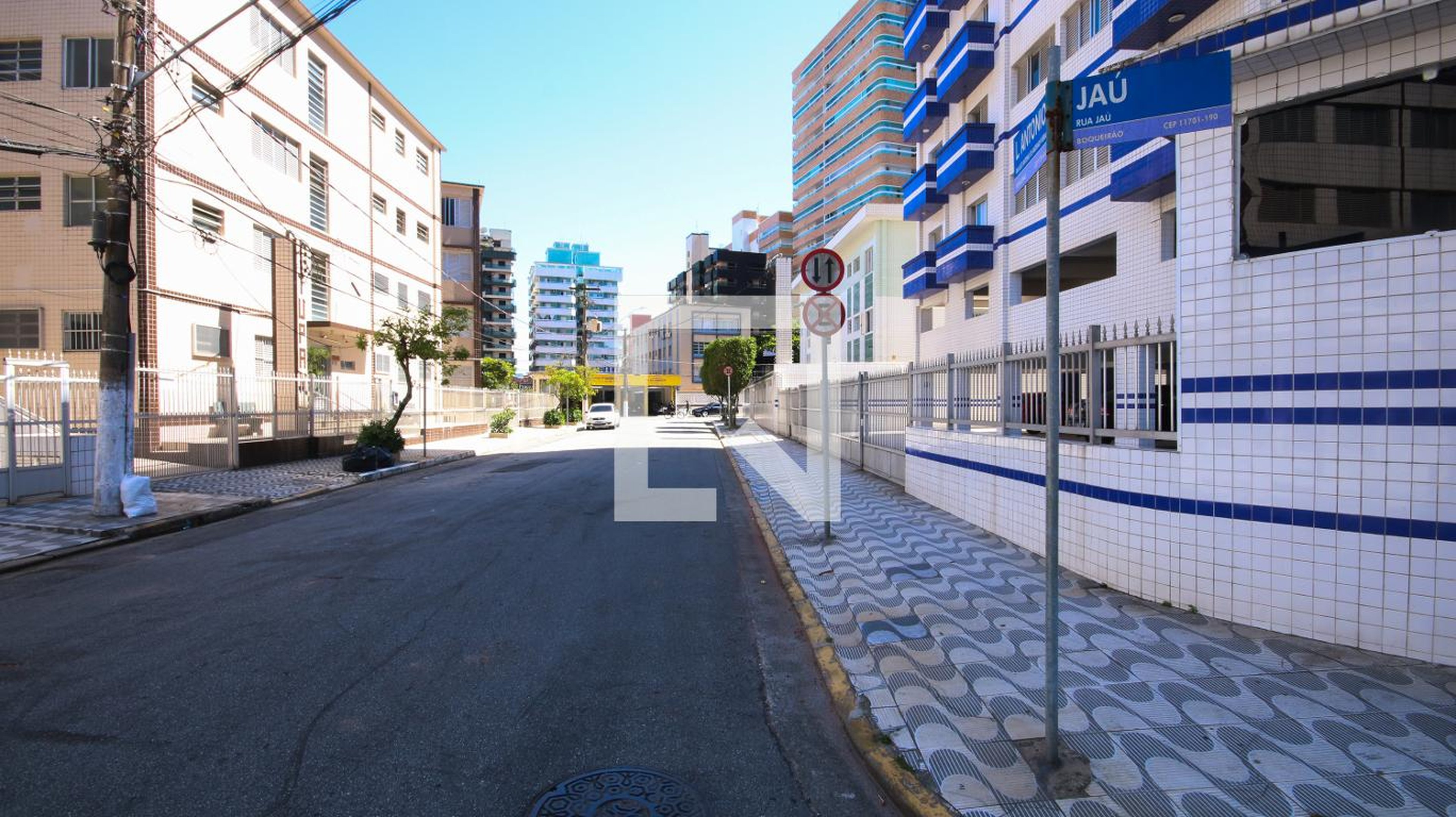 Fachada Condomínio em Rua Jaú, 1220