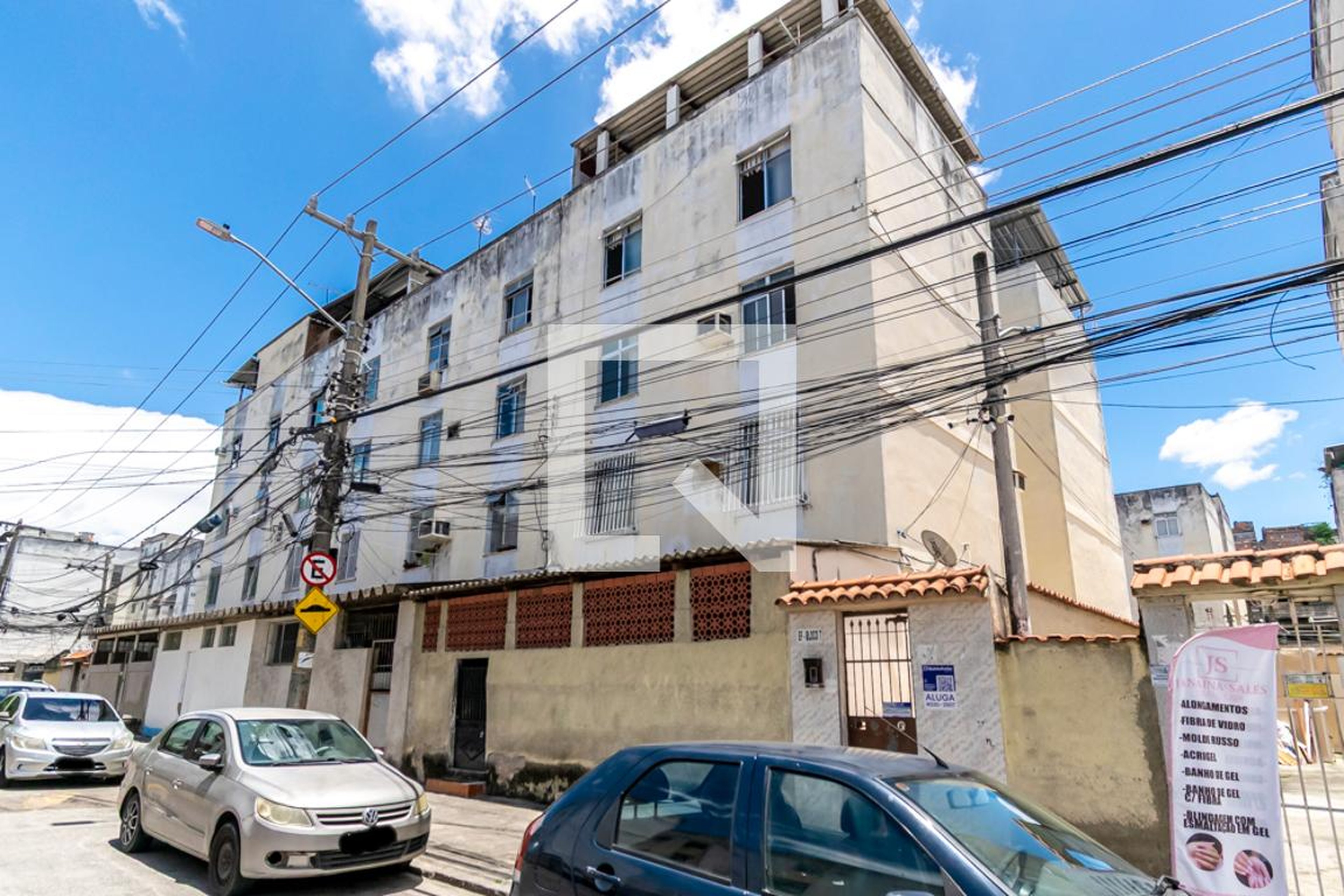 Fachada do Prédio Condomínio em Rua Jorge Gonçalves de Araújo, 200