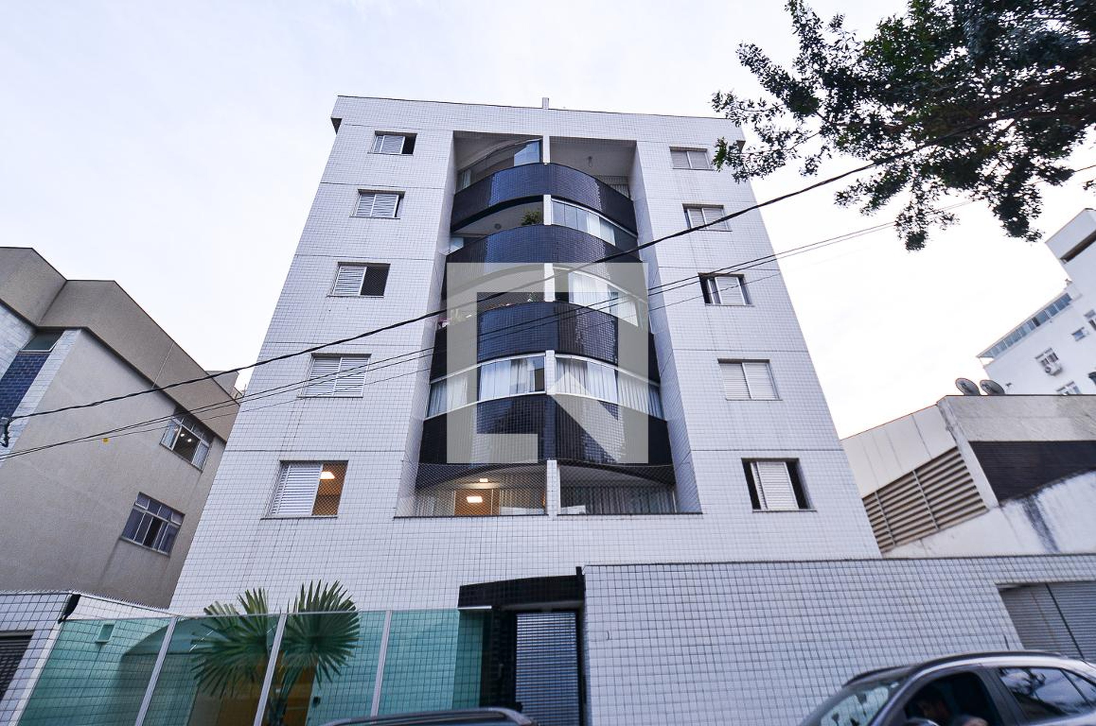 Fachada Condomínio em Rua São Luiz, 530