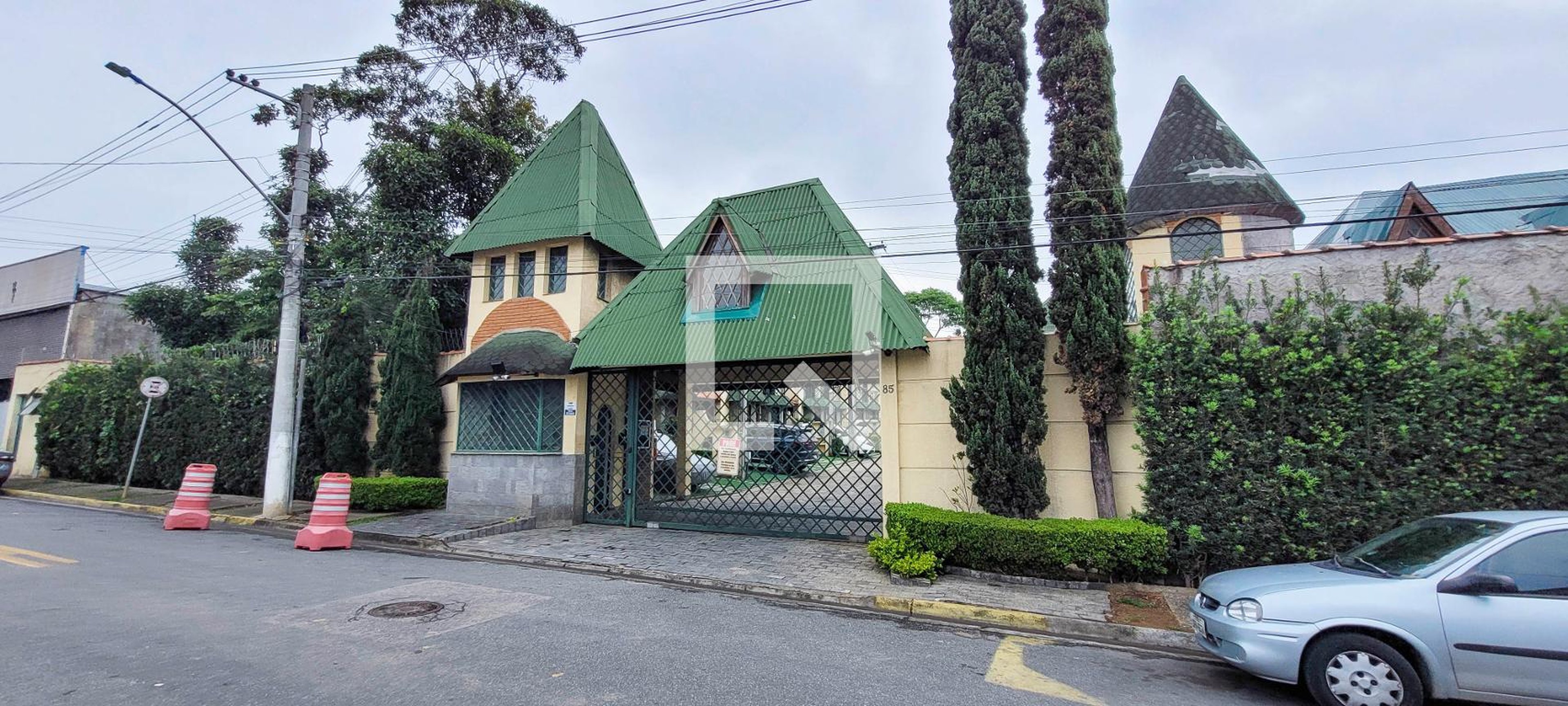 Fachada Condomínio em Rua São José, 85
