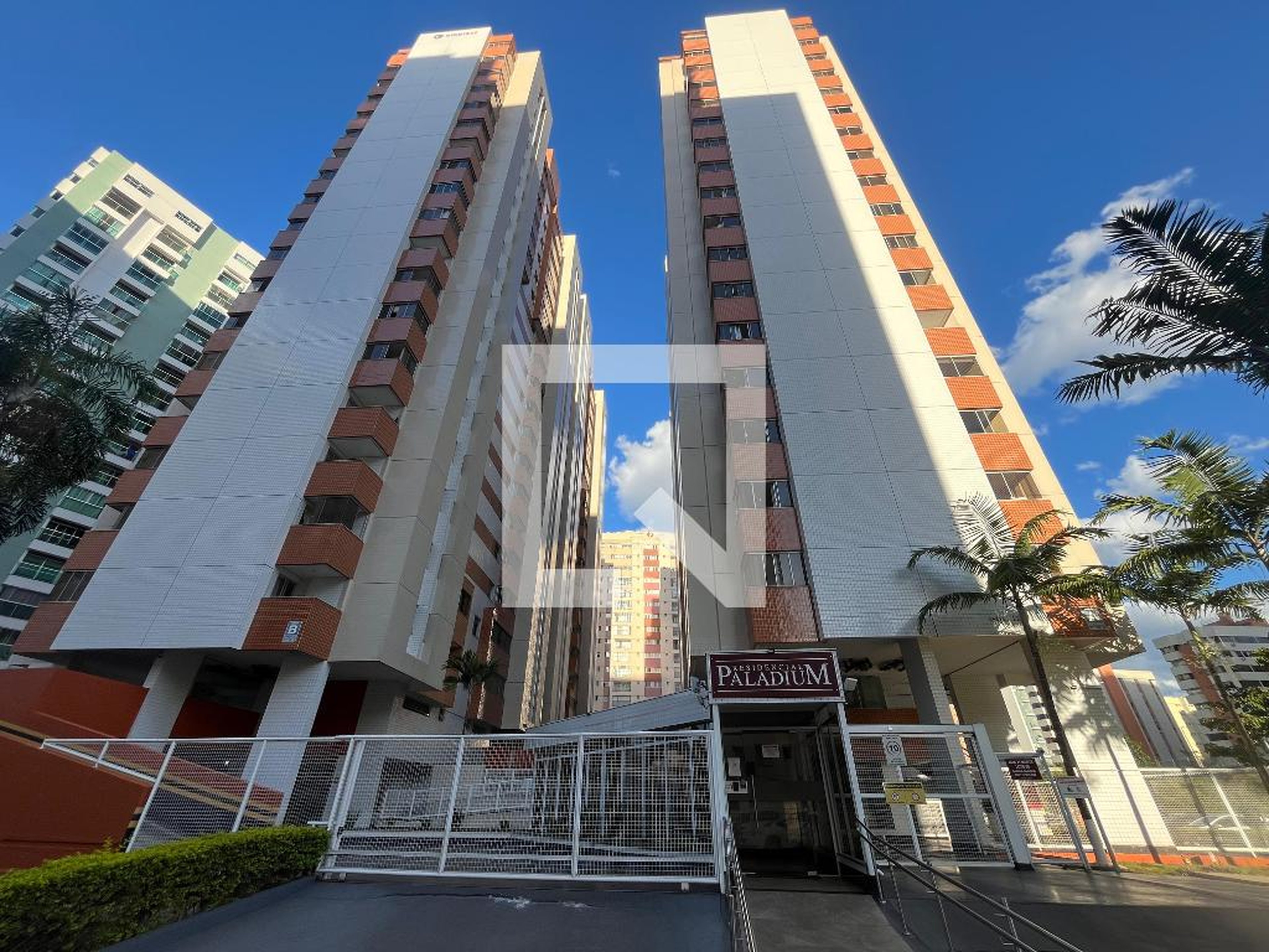 Fachada Condomínio em Rua 21 Norte, Lote 6