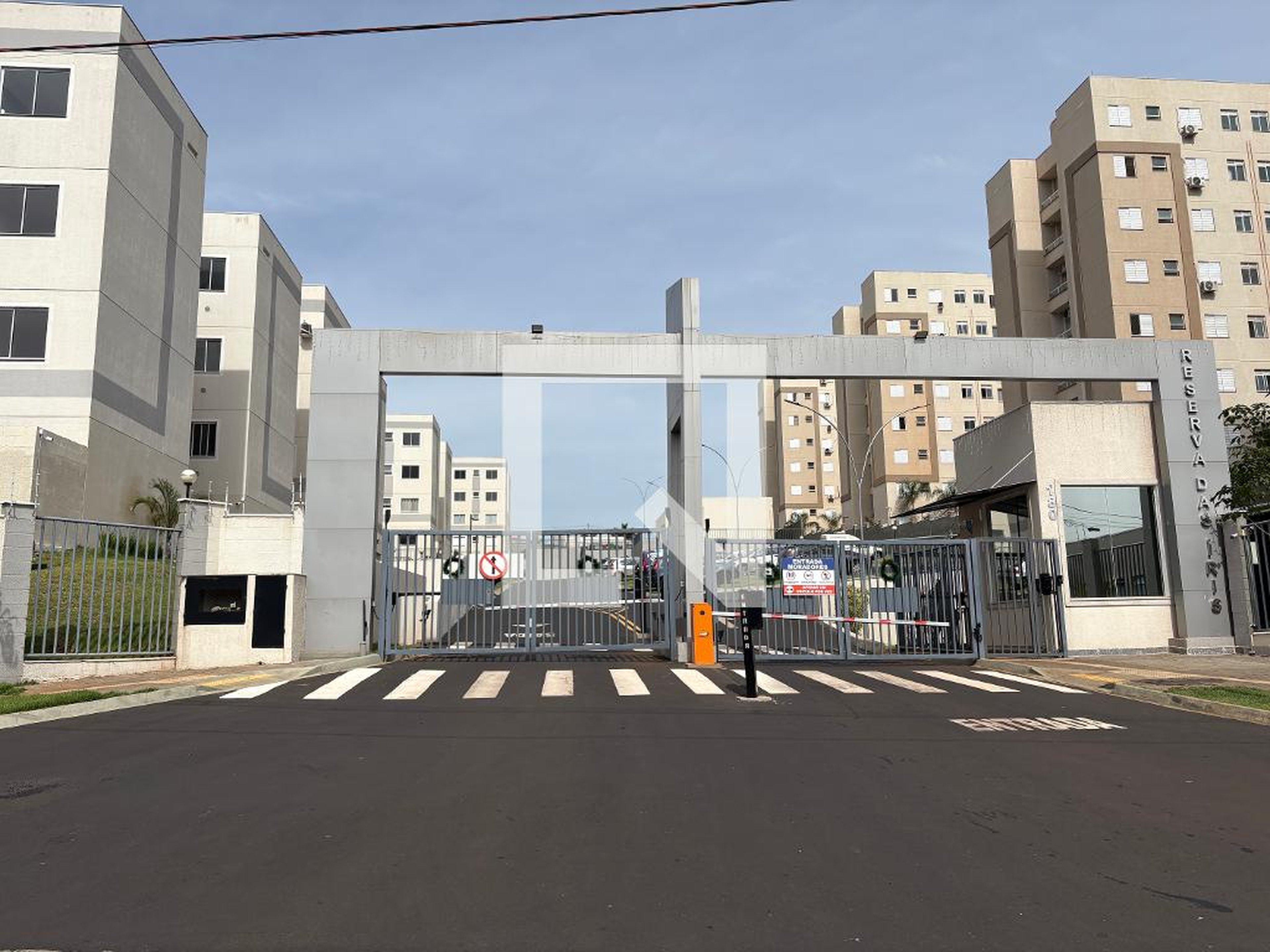 Fachada Condomínio Reserva das Iris