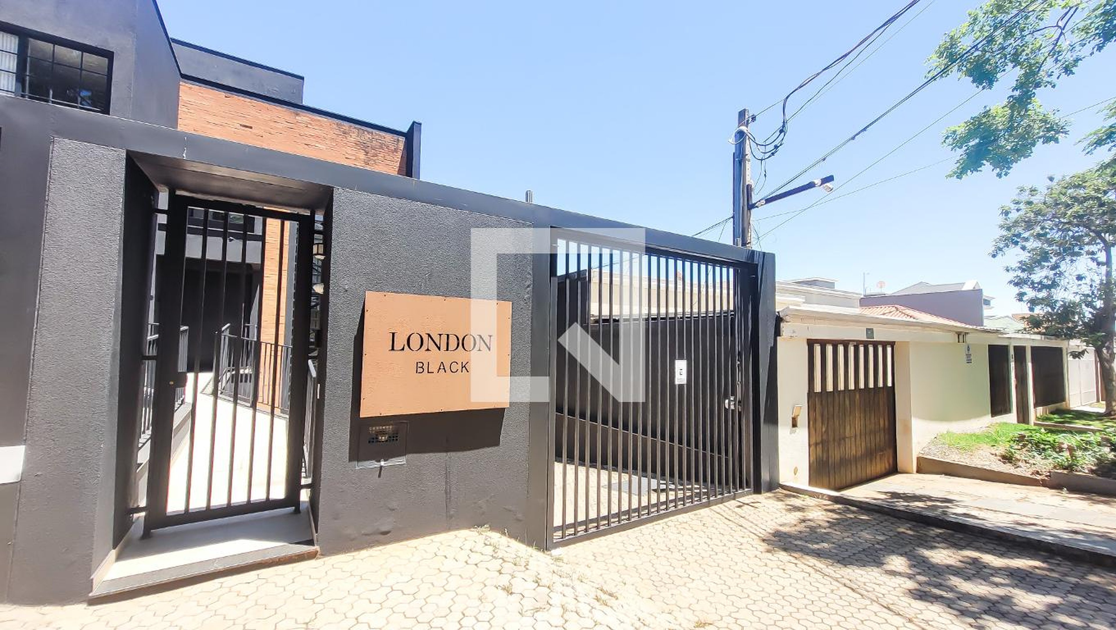 Fachada Condomínio London Black