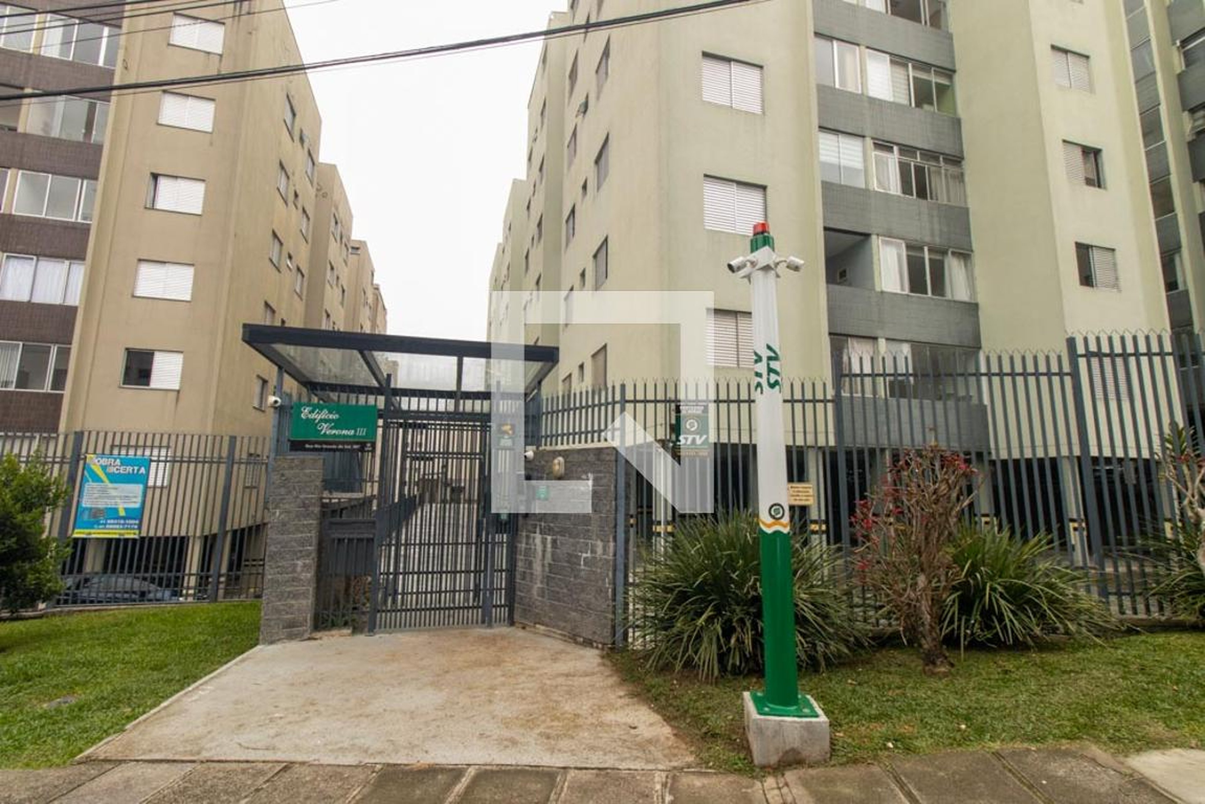 Fachada do Condomínio Edifício Verons