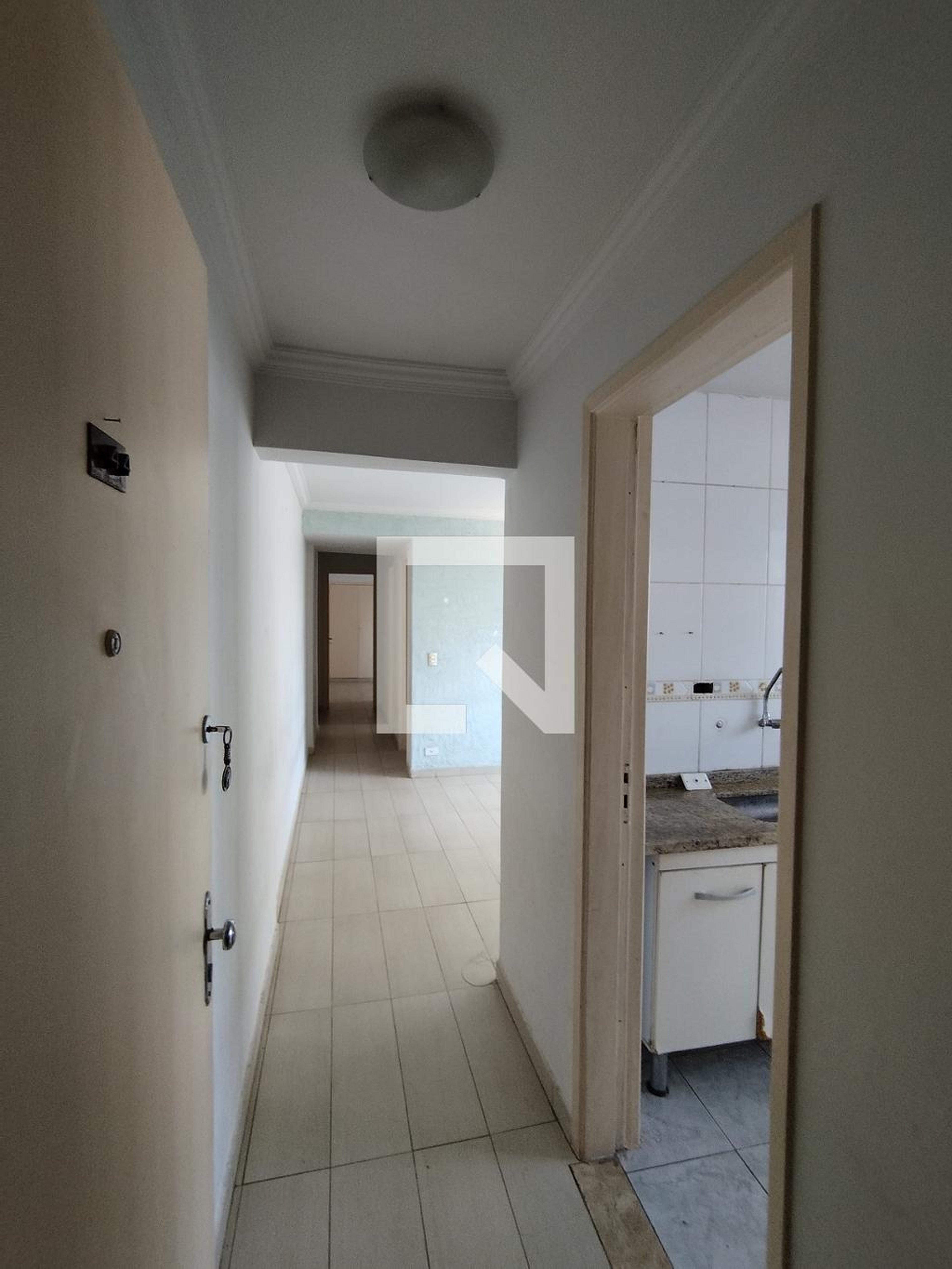 Entrada Condomínio em Rua Augusta Magalhães, 159