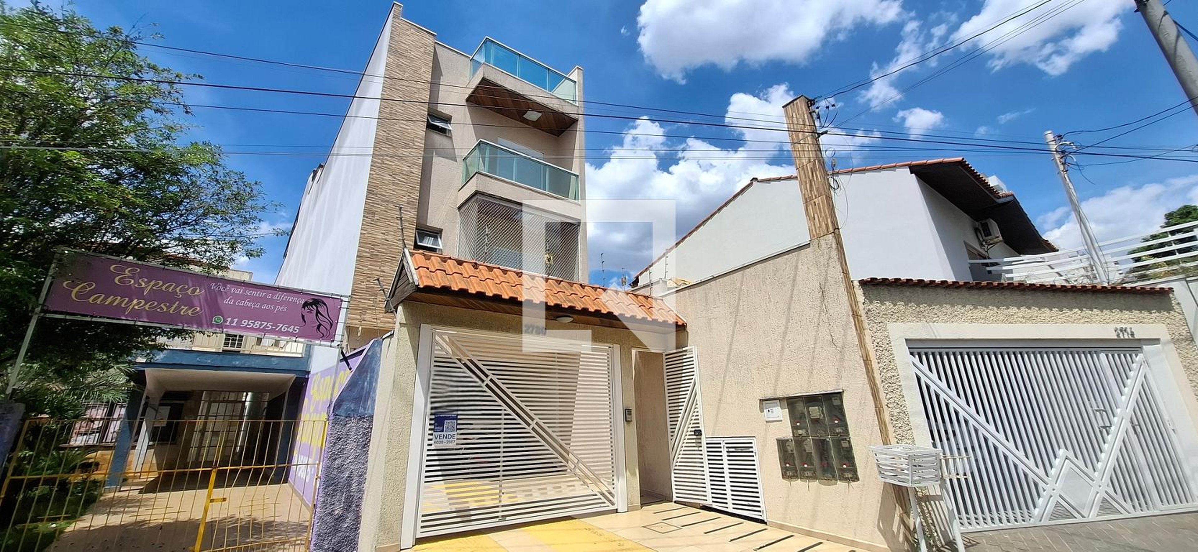 Fachada Condomínio em Rua das Figueiras, 2780