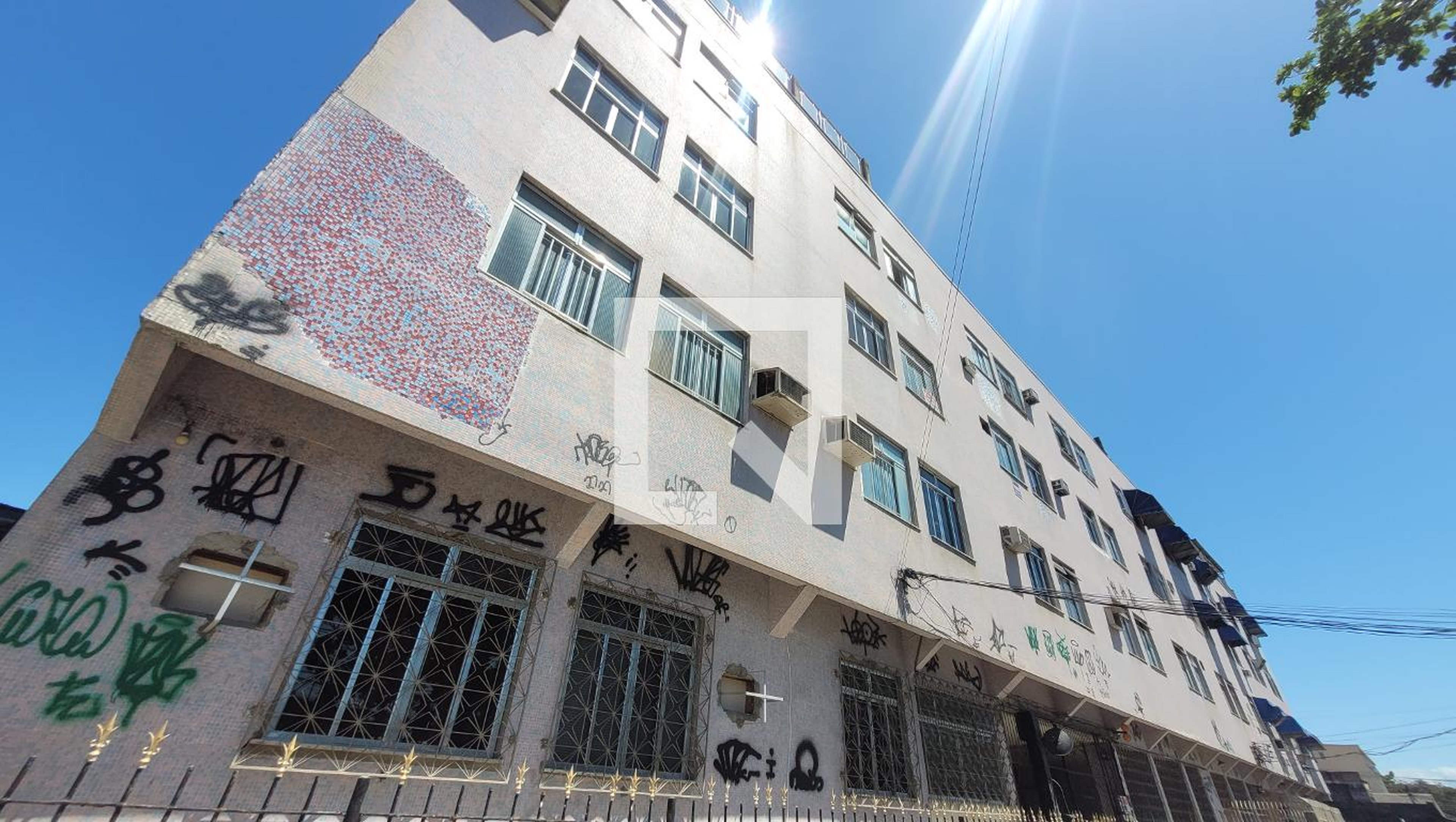 Fachada Condomínio em Rua Carlos Xavier, 358