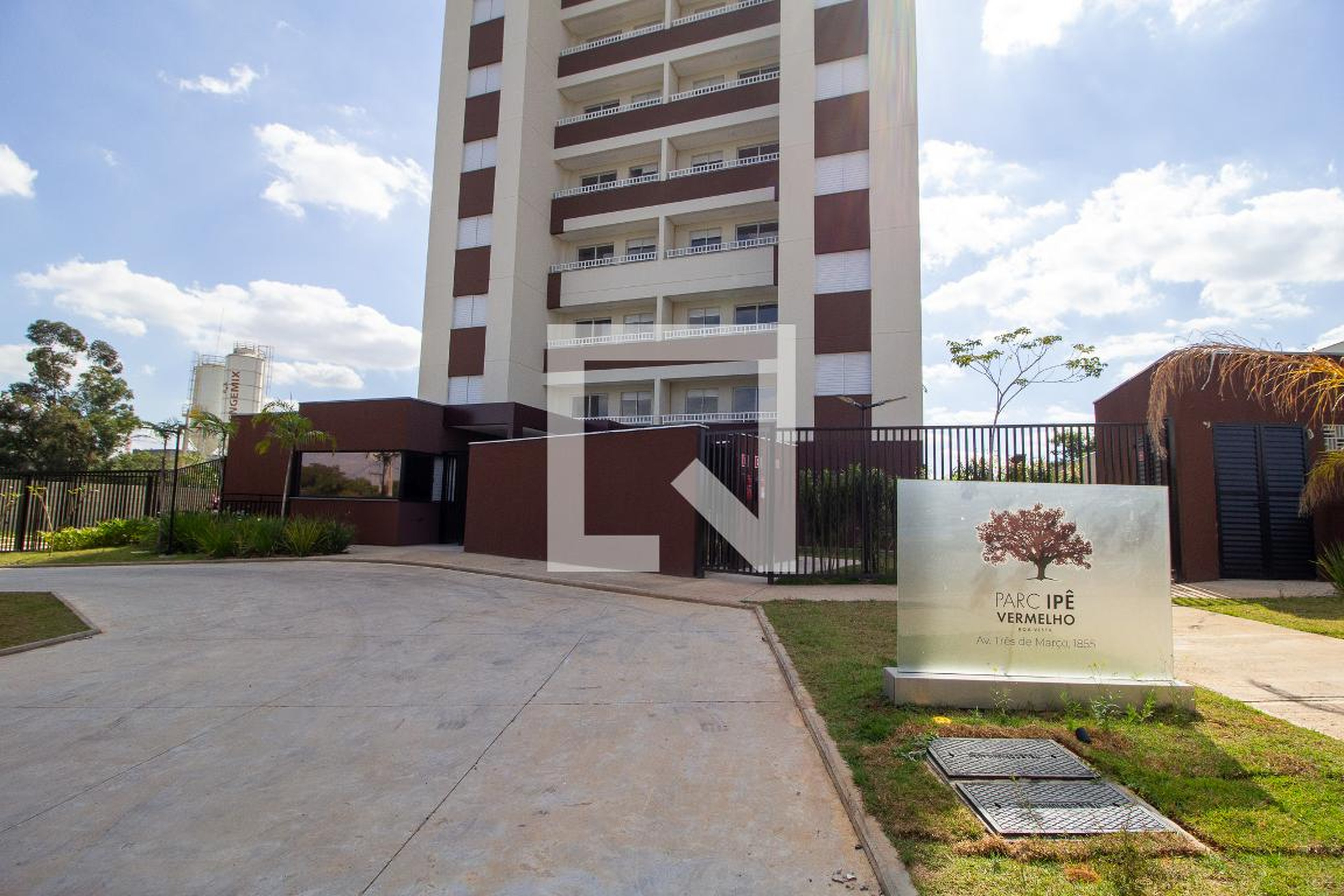 Fachada Condomínio Parc Ipê Vermelho