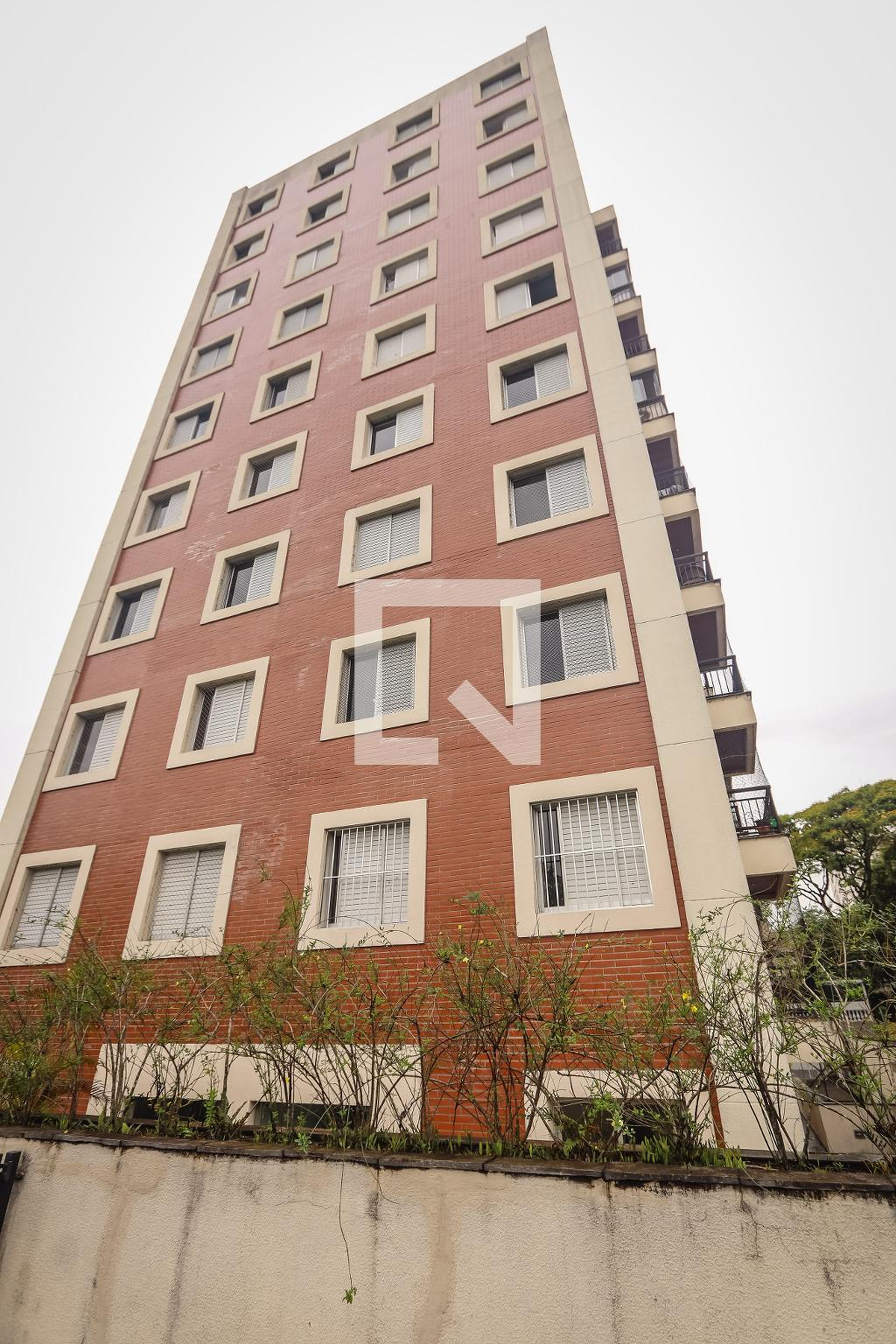 Prédio Condomínio em Rua Osiris Magalhães de Almeida, 104