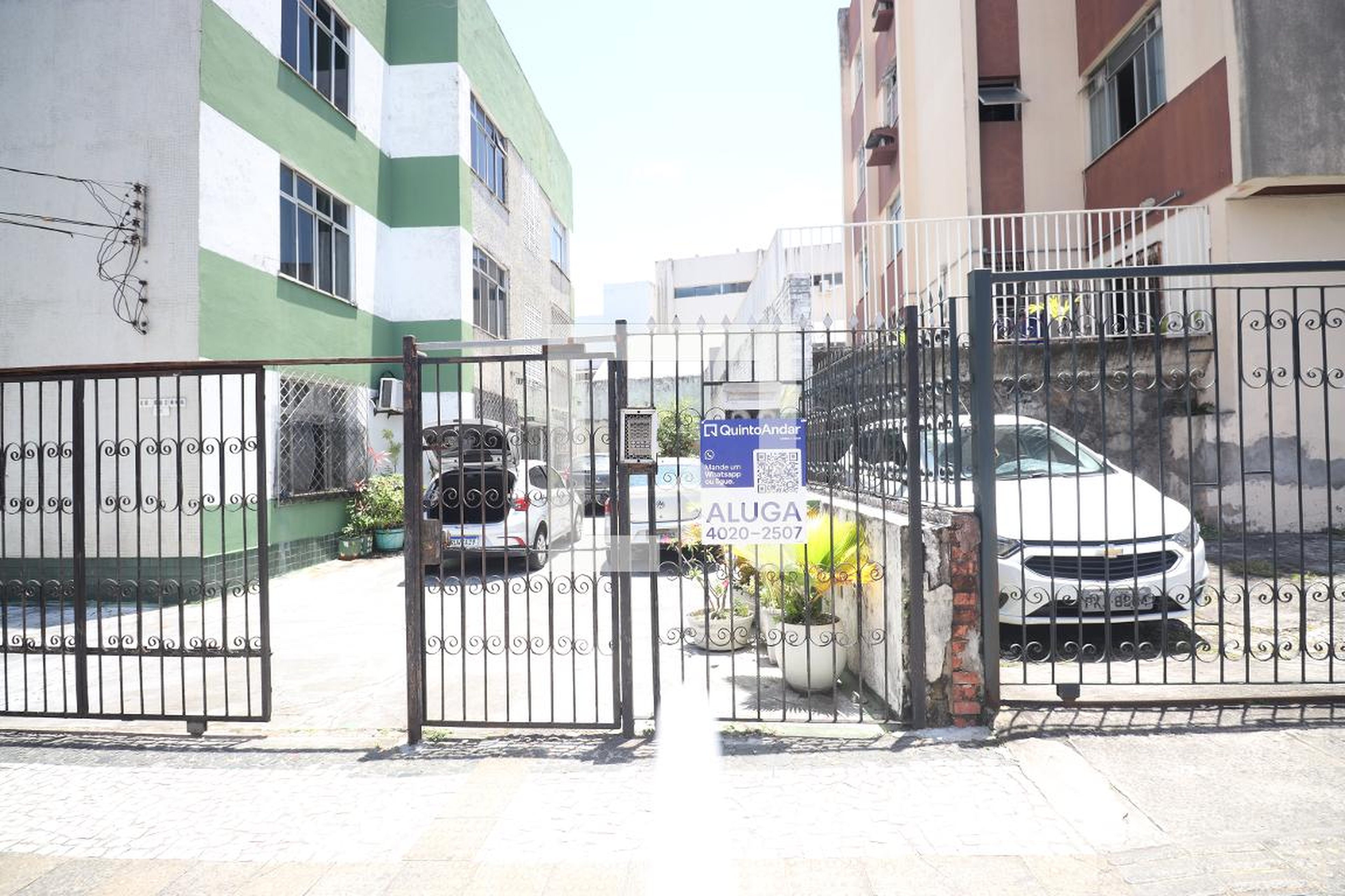 Fachada Condomínio em Rua Odilon Dórea, 1