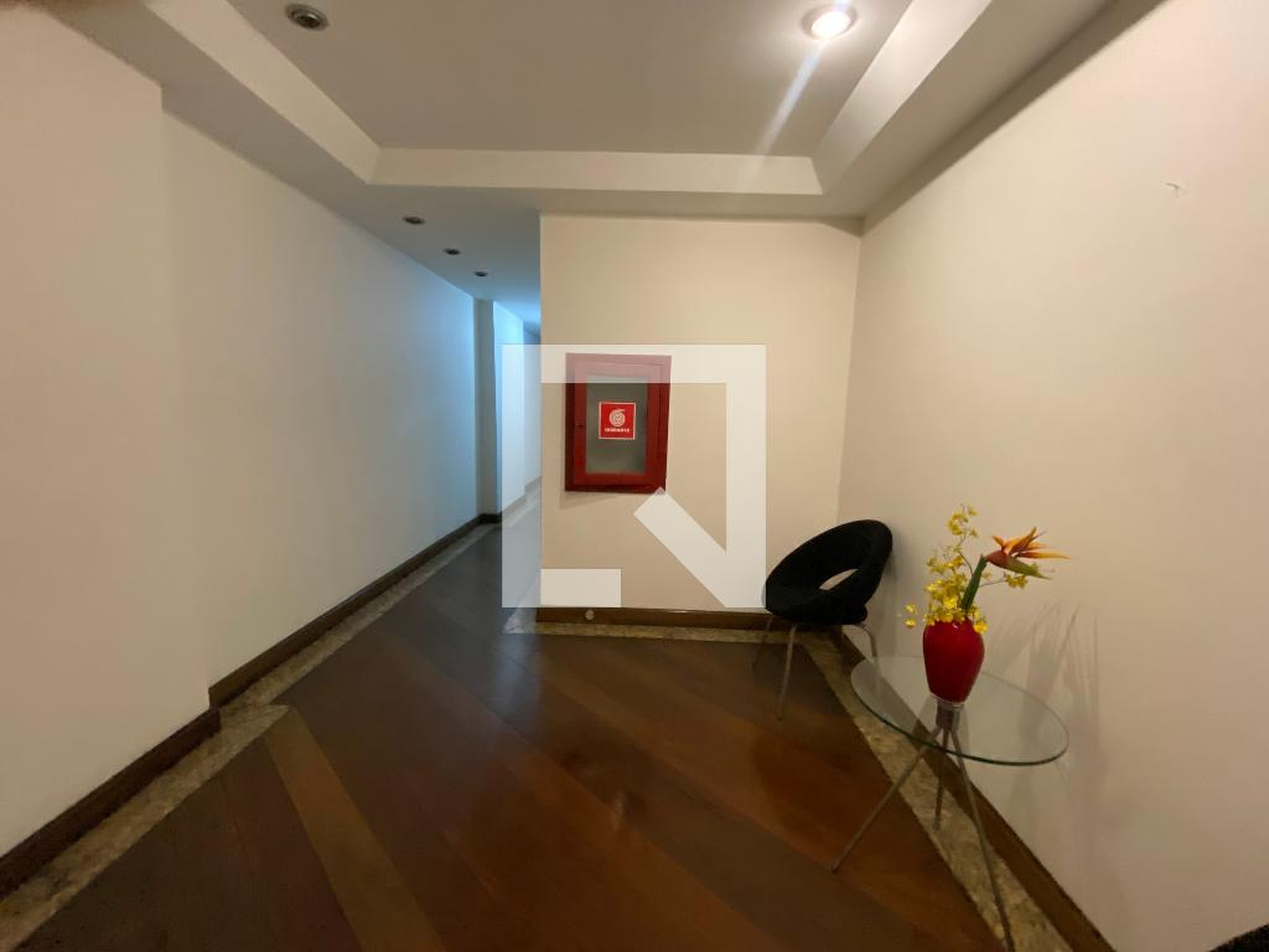 Hall de entrada Condomínio em Rua Barão da Torre, 205