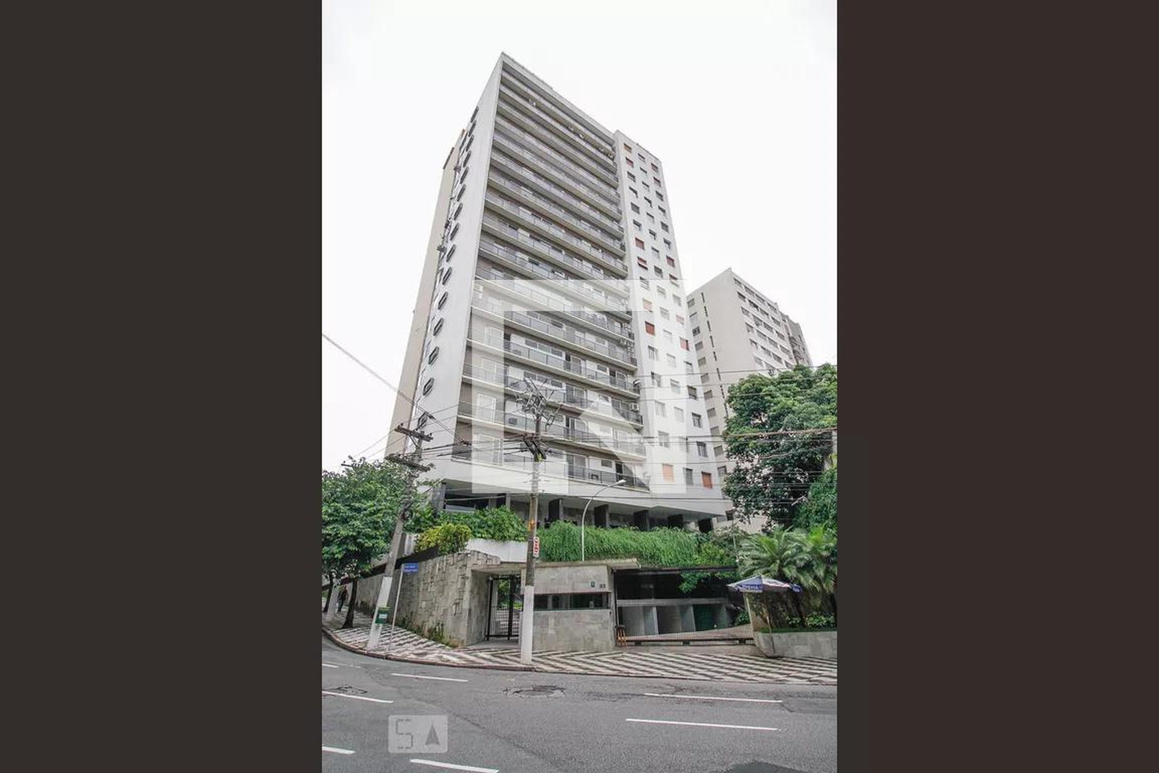 Fachada Condomínio em Rua Bahia, 204