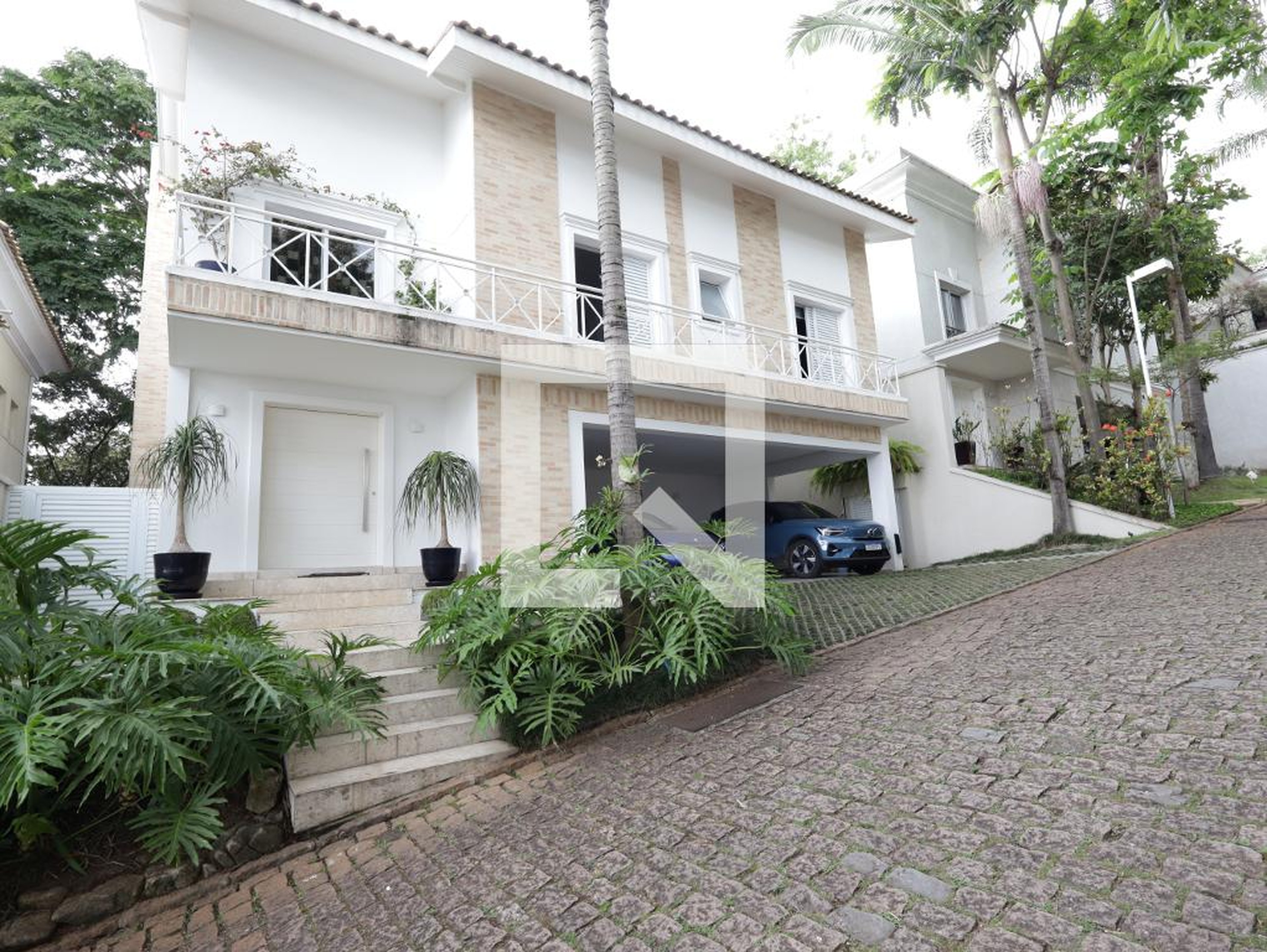 Fachada Condomínio em Rua Doutor Cristiano de Sousa, 470