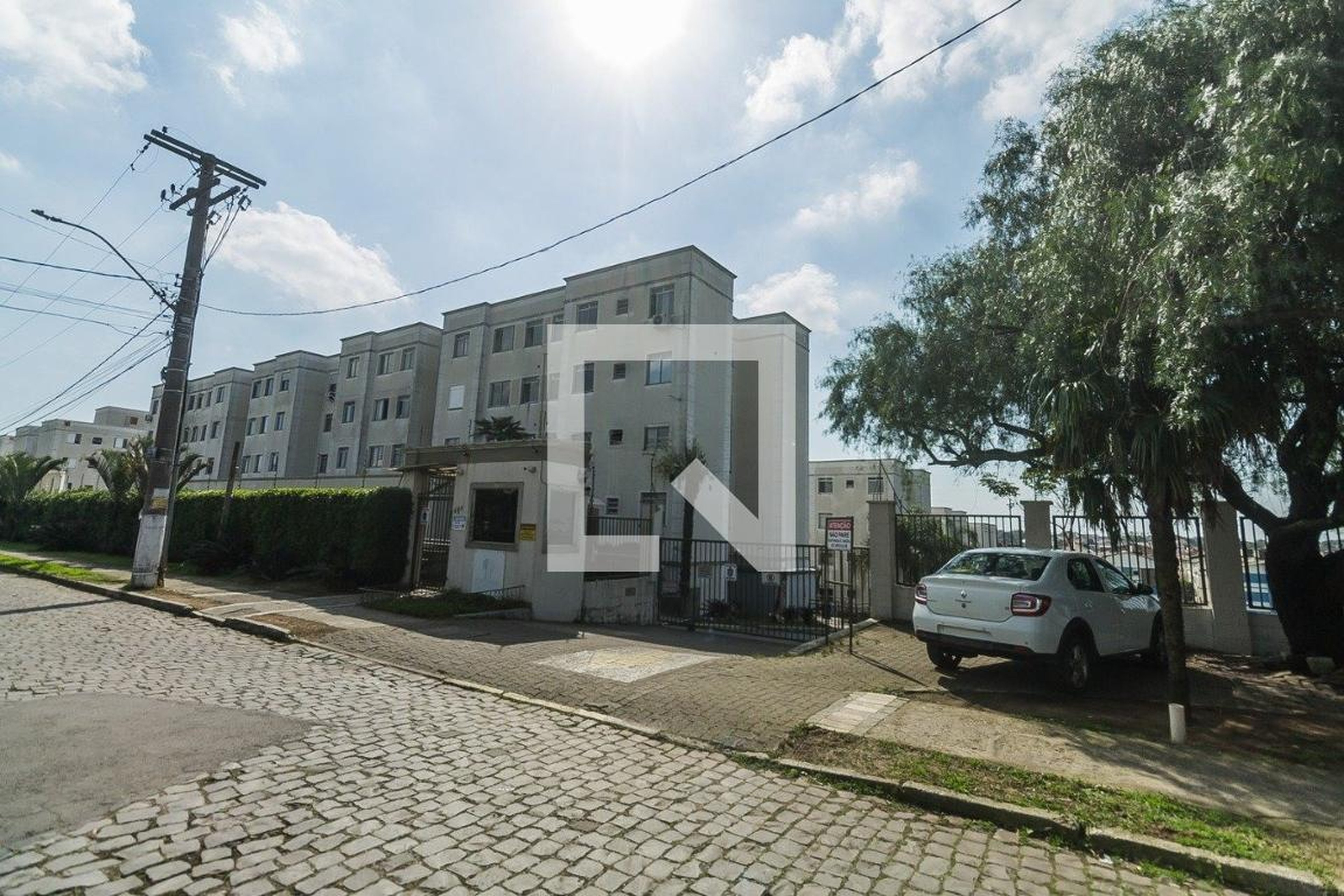 Fachada Condomínio Parque Porto Sinai / MRV