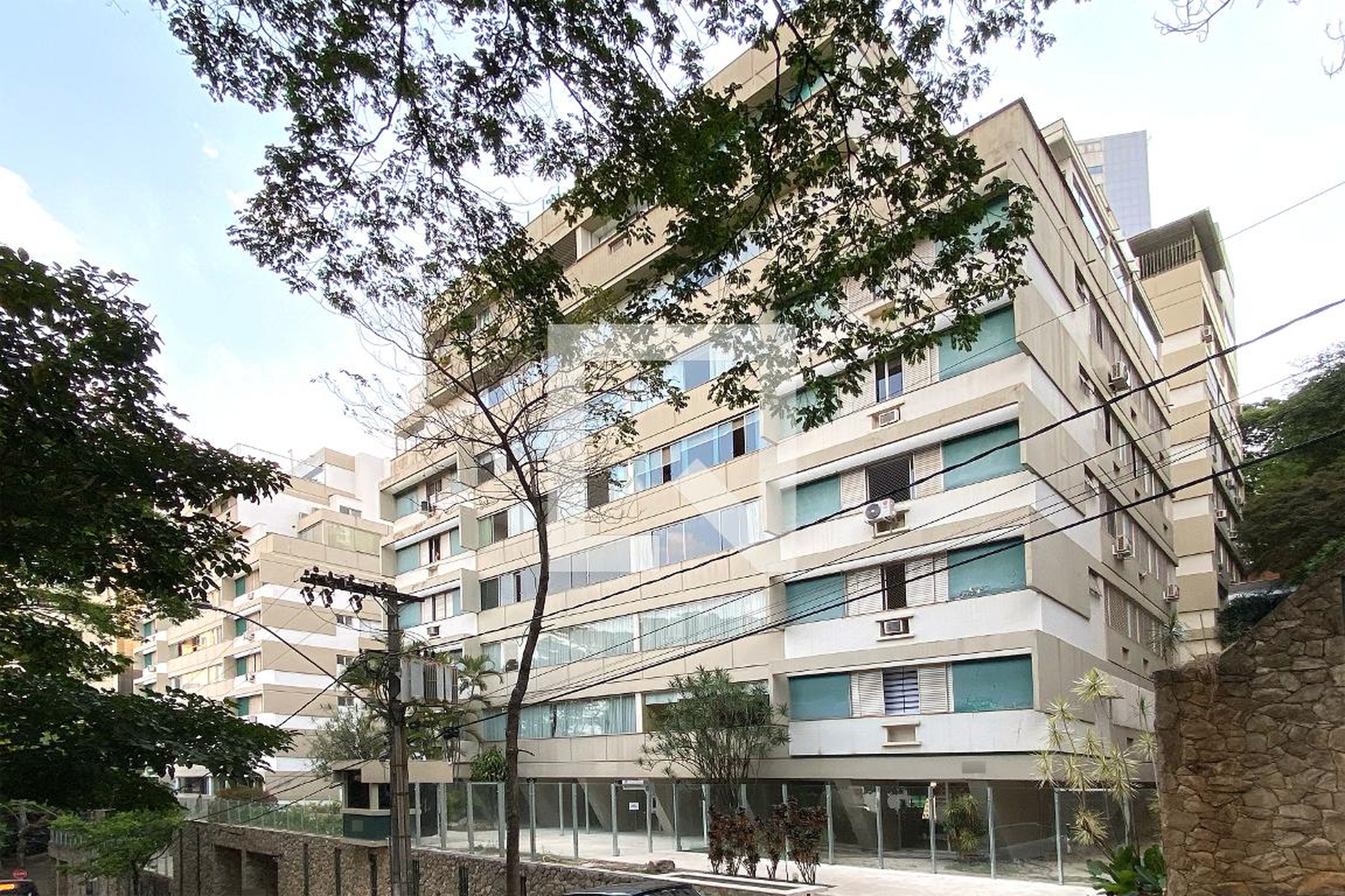 Fachada Condomínio em Rua Doutor Pereira de Melo, 296