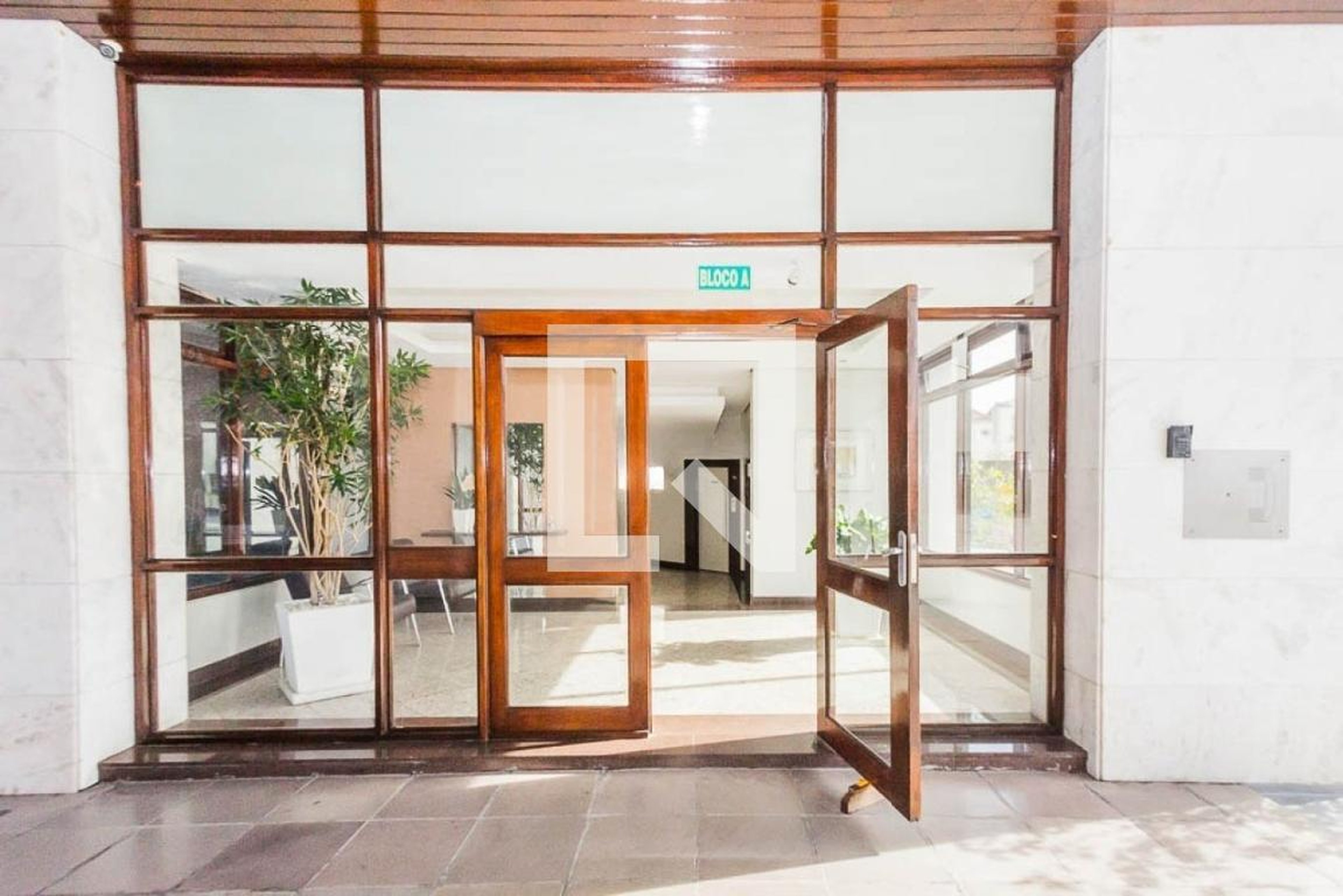 Hall - Plaza Residencial Alberto Bins