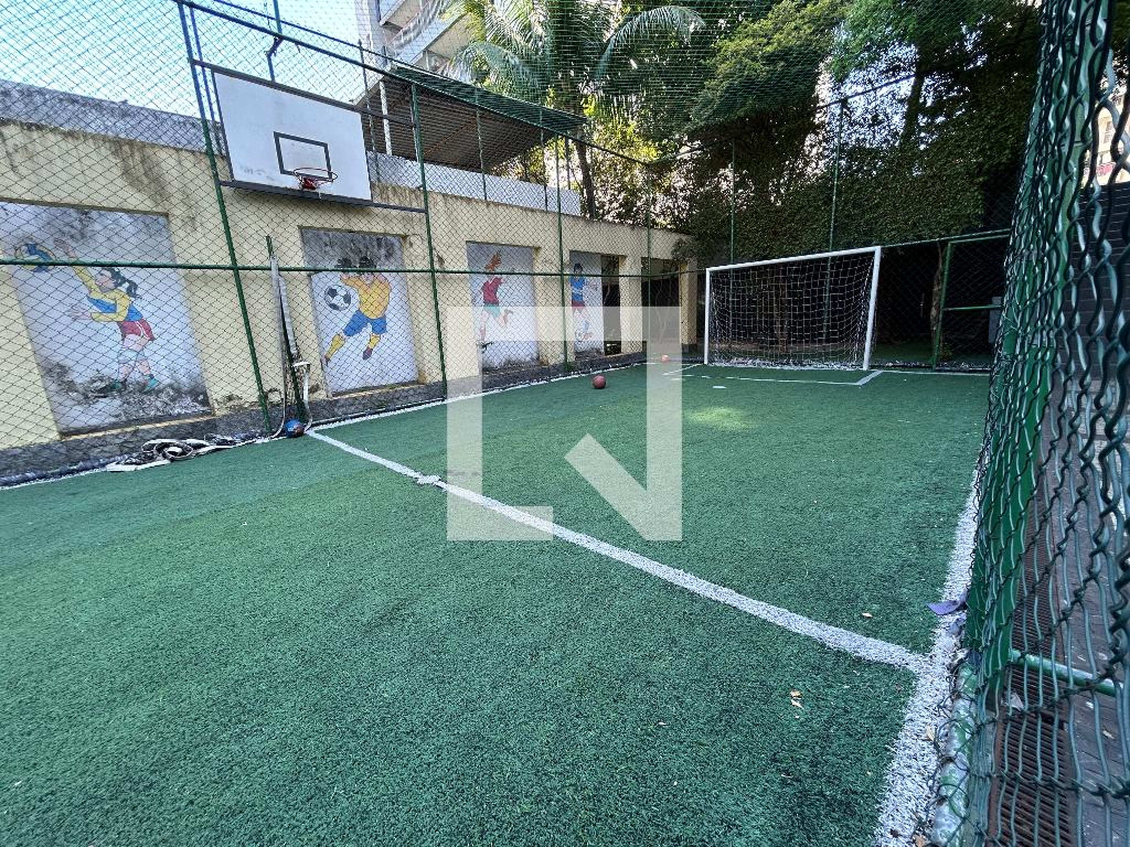 Campo de futebol - Edifício Pomar do Meyer