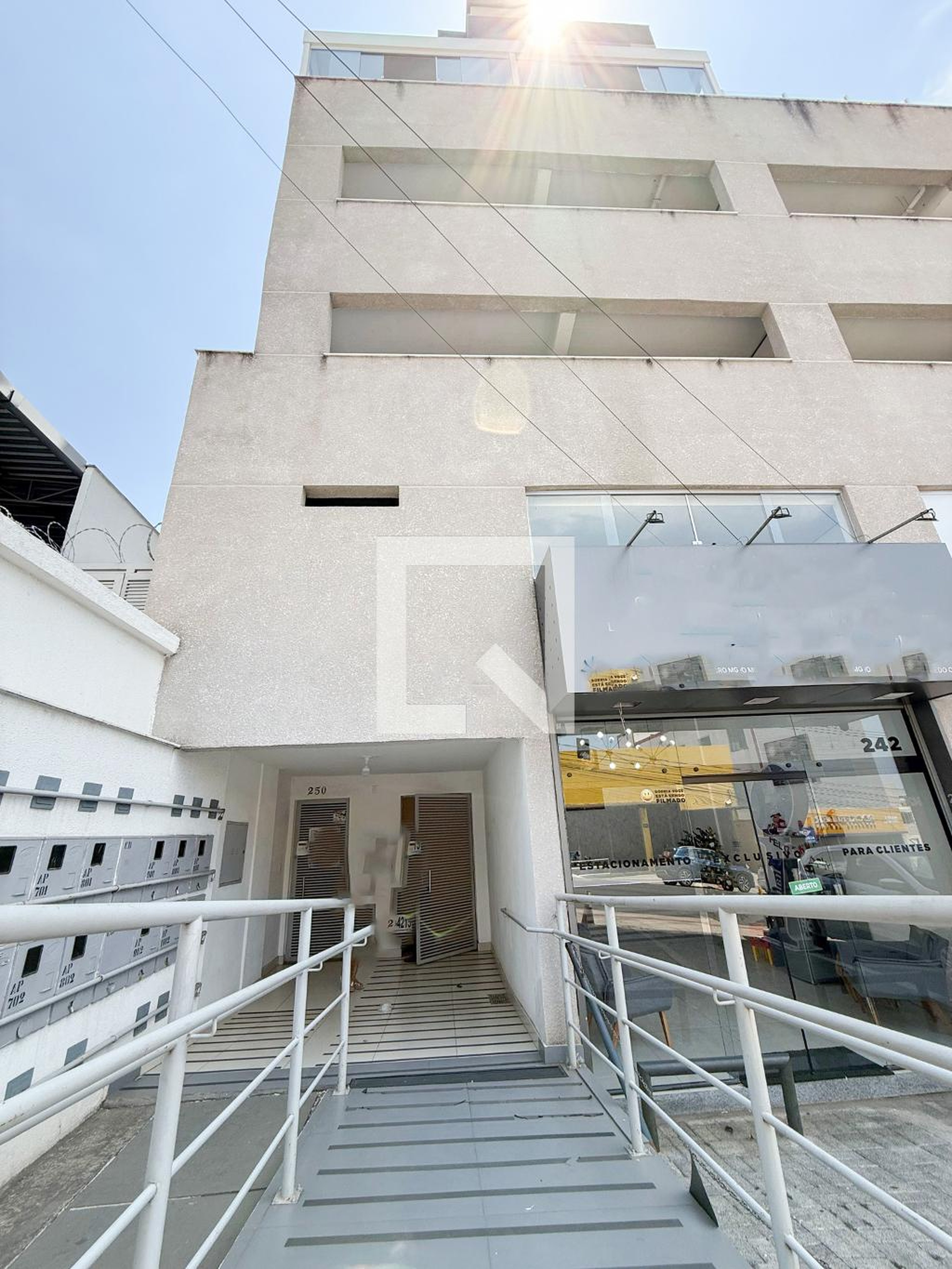 Fachada Condomínio em Alameda dos Sabiás, 246