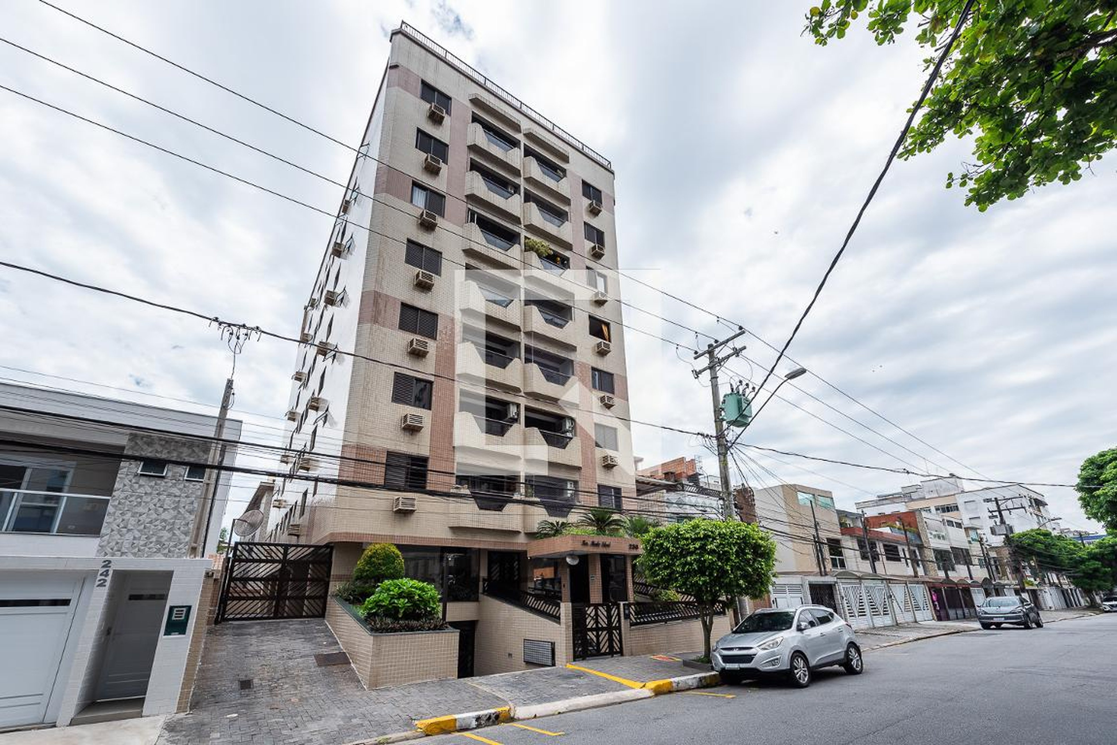 Fachada Condomínio em Rua Conselheiro Brotero, 238