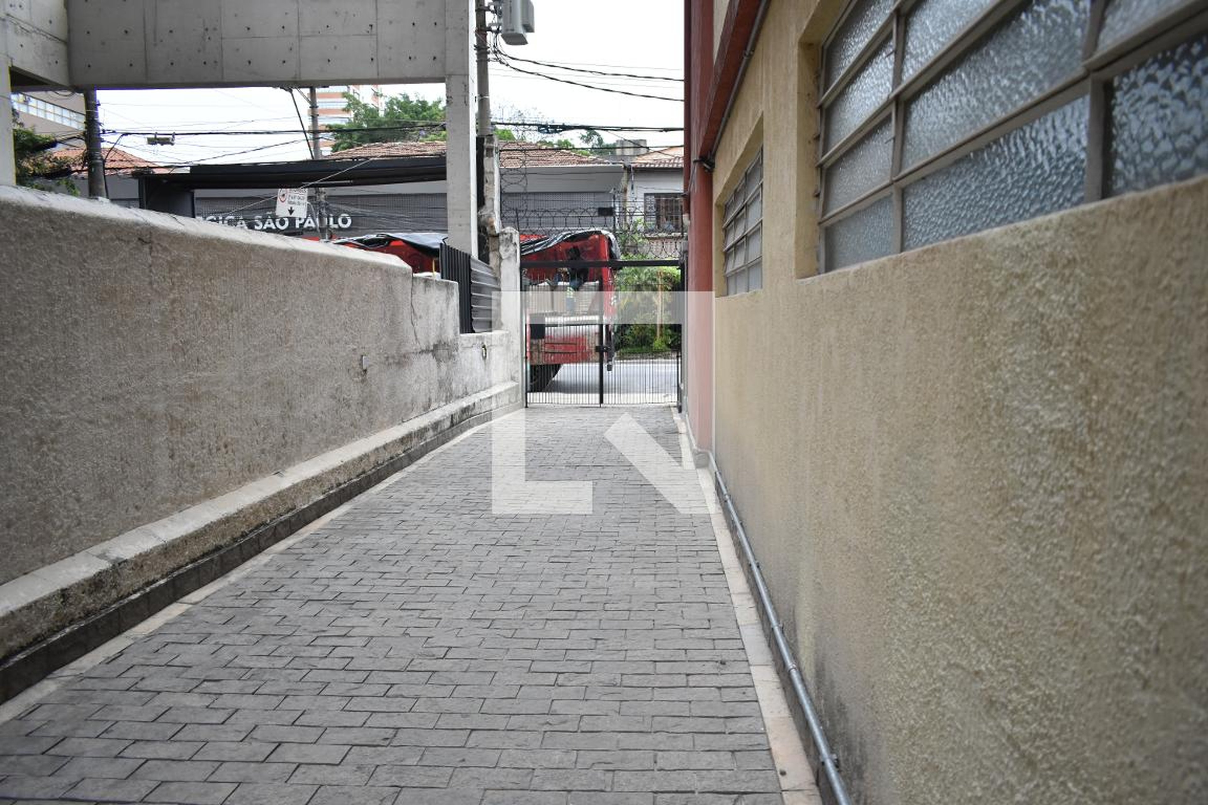 Área comum - Claude Bernard