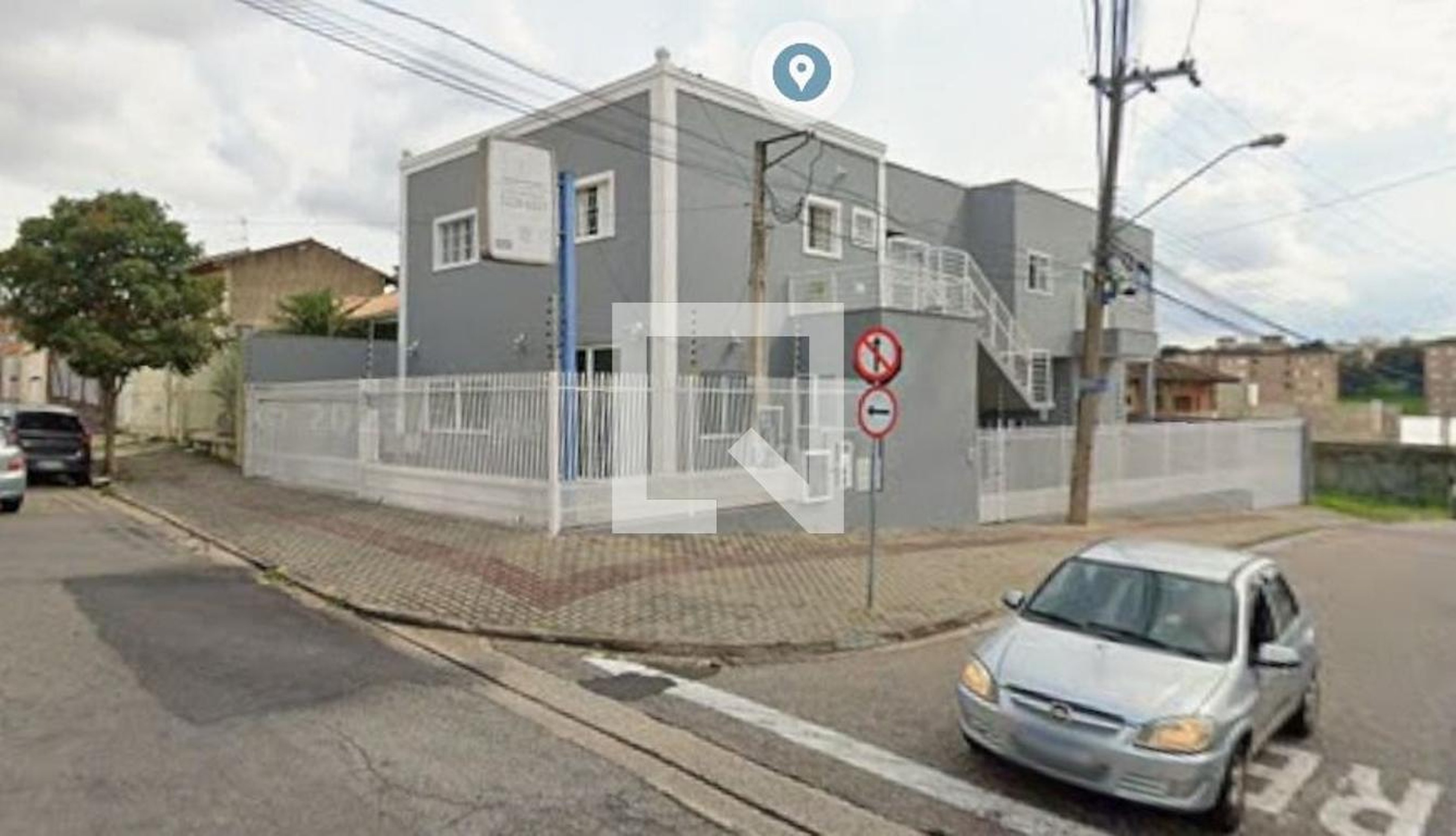 Fachada Condomínio em Rua Luzerne Proença de Arruda, 79