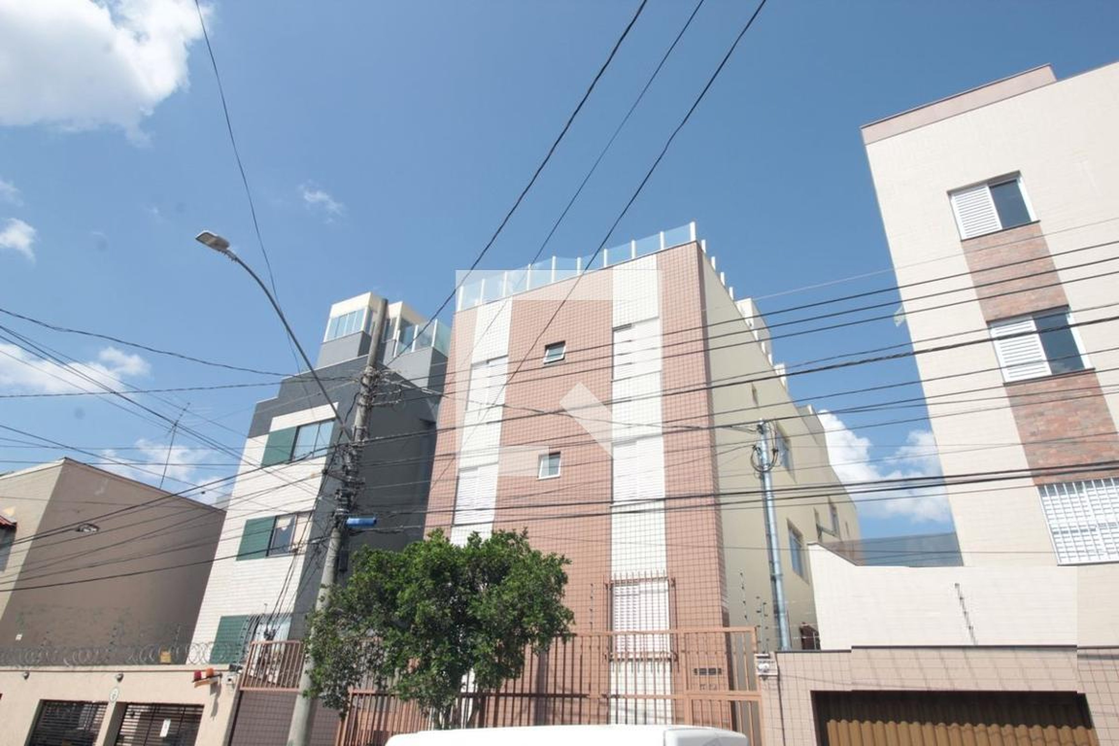 Fachada Condomínio em Rua Itaúna, 364