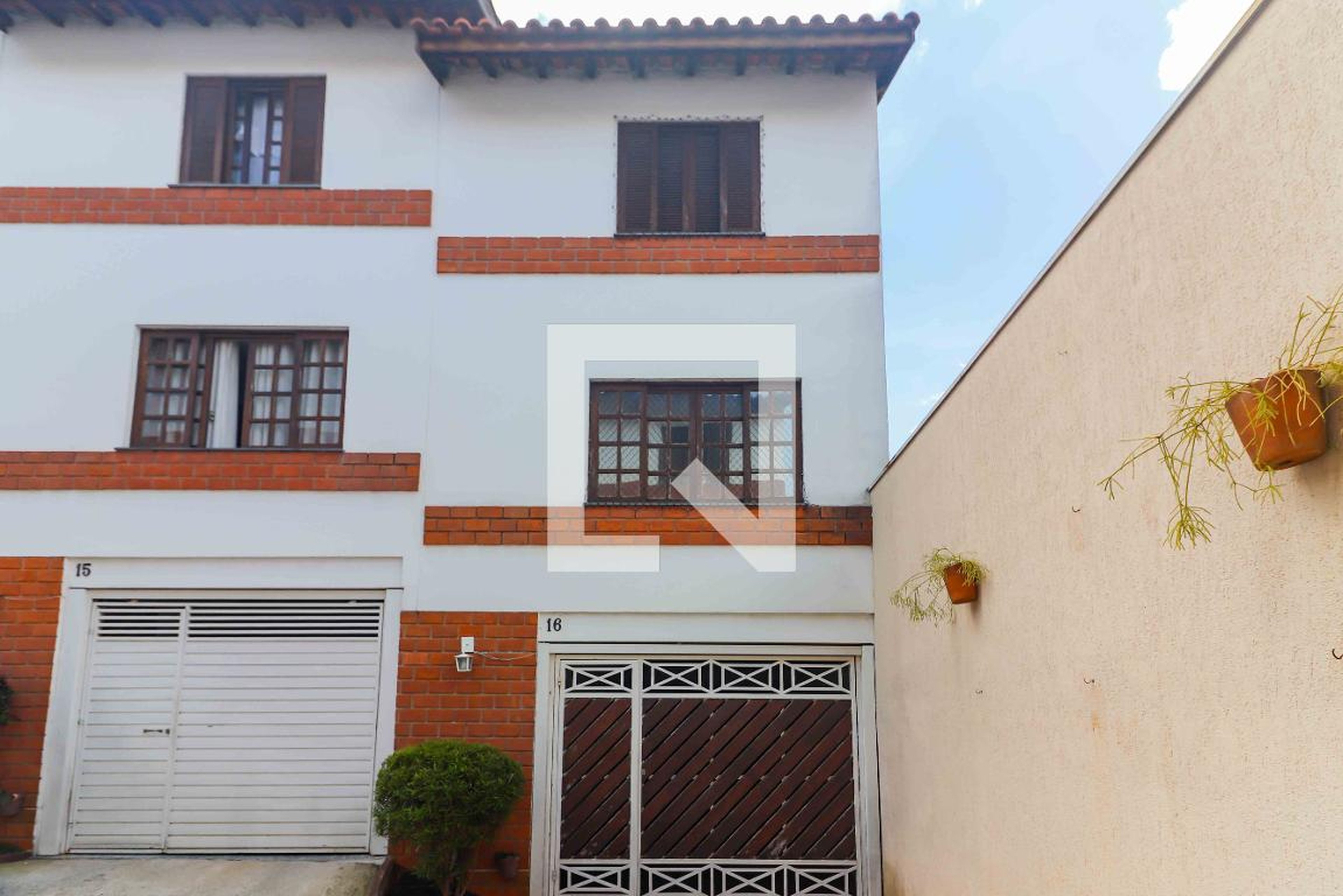 Fachada Condomínio em Rua Mário Ancona, 315