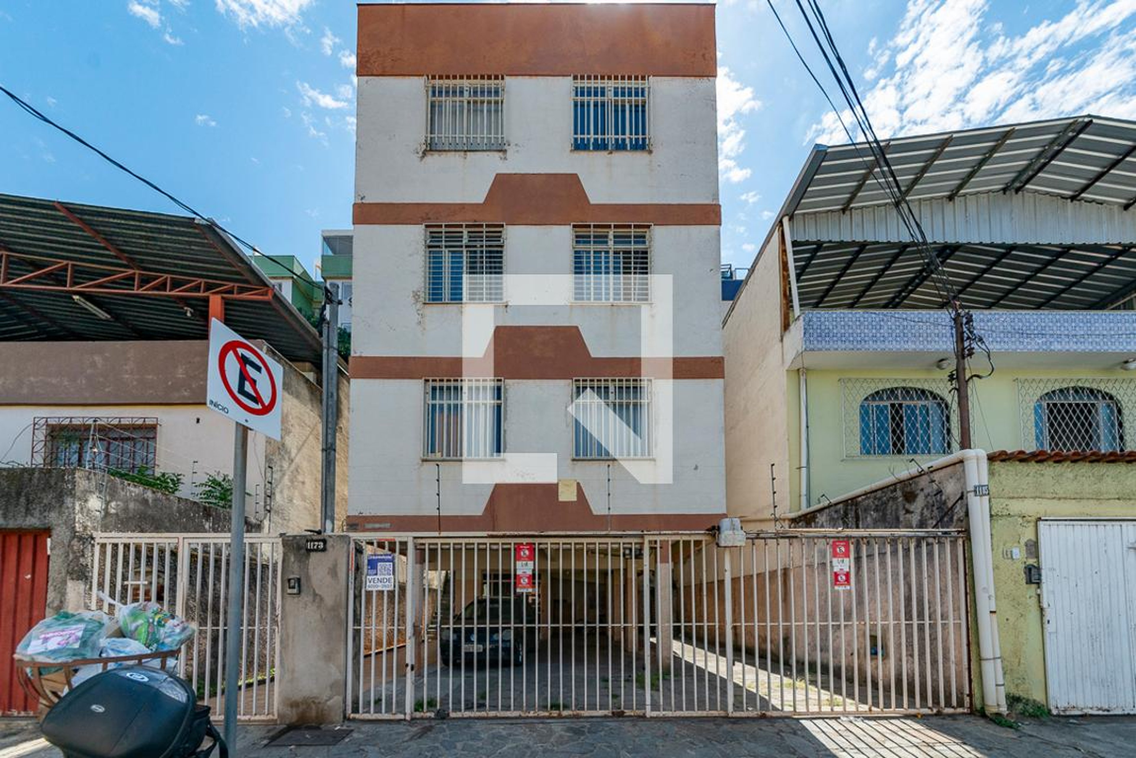 Fachada Condomínio em Rua Conselheiro Joaquim Caetano, 1173