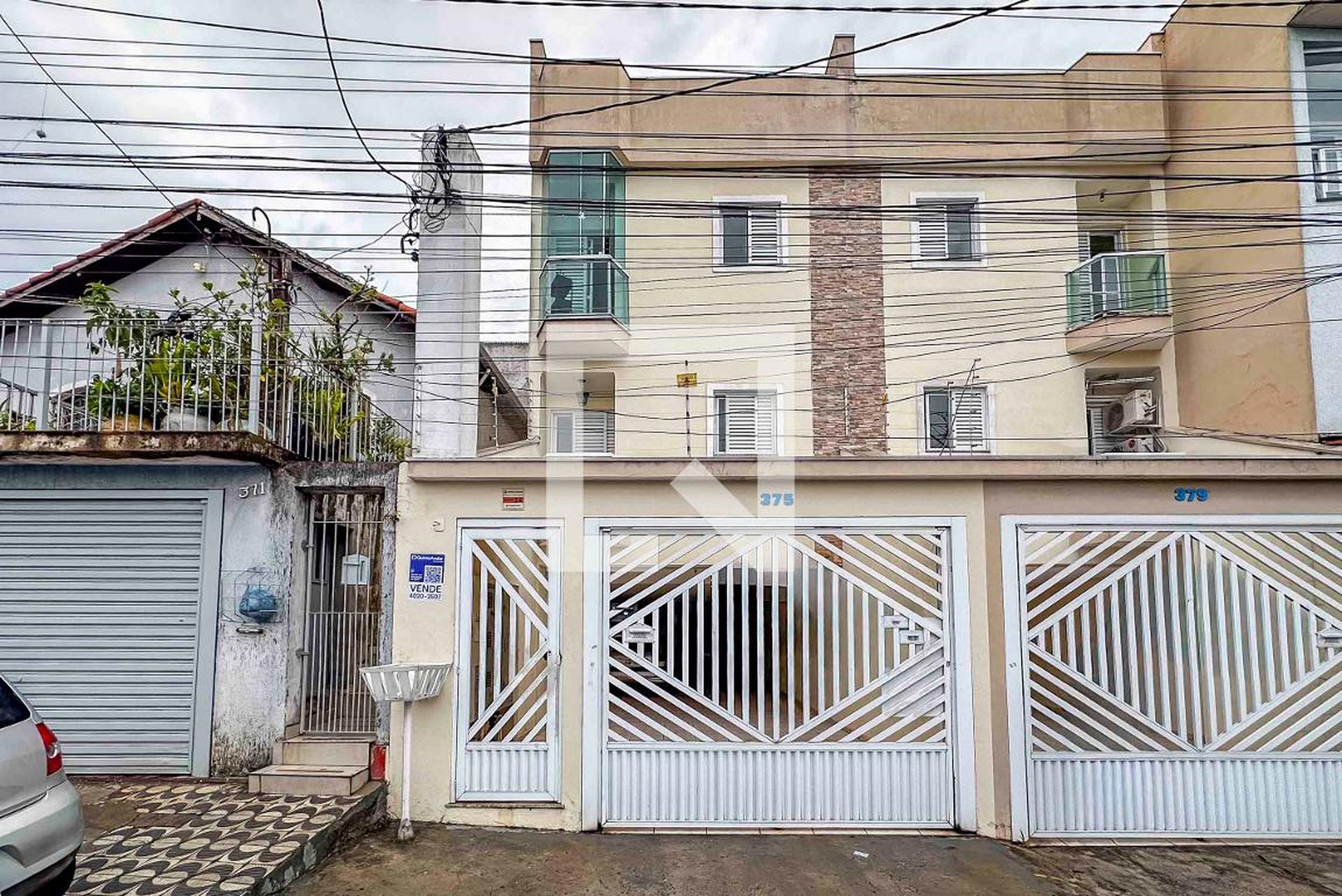 Fachada Condomínio em Rua Francisco Ferreira, 375