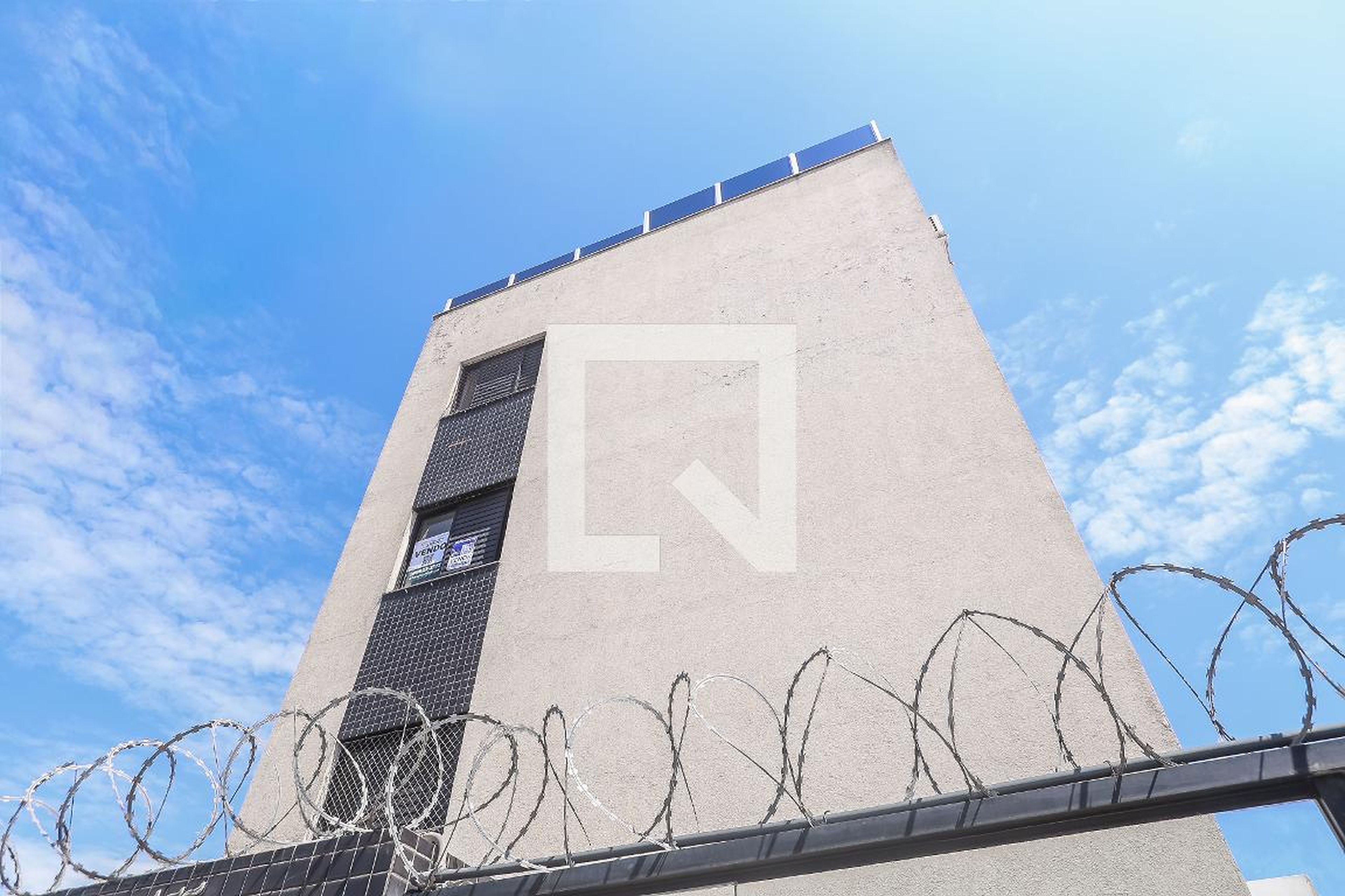 Fachada Condomínio em Rua Engenheiro Alfredo Castil, 155