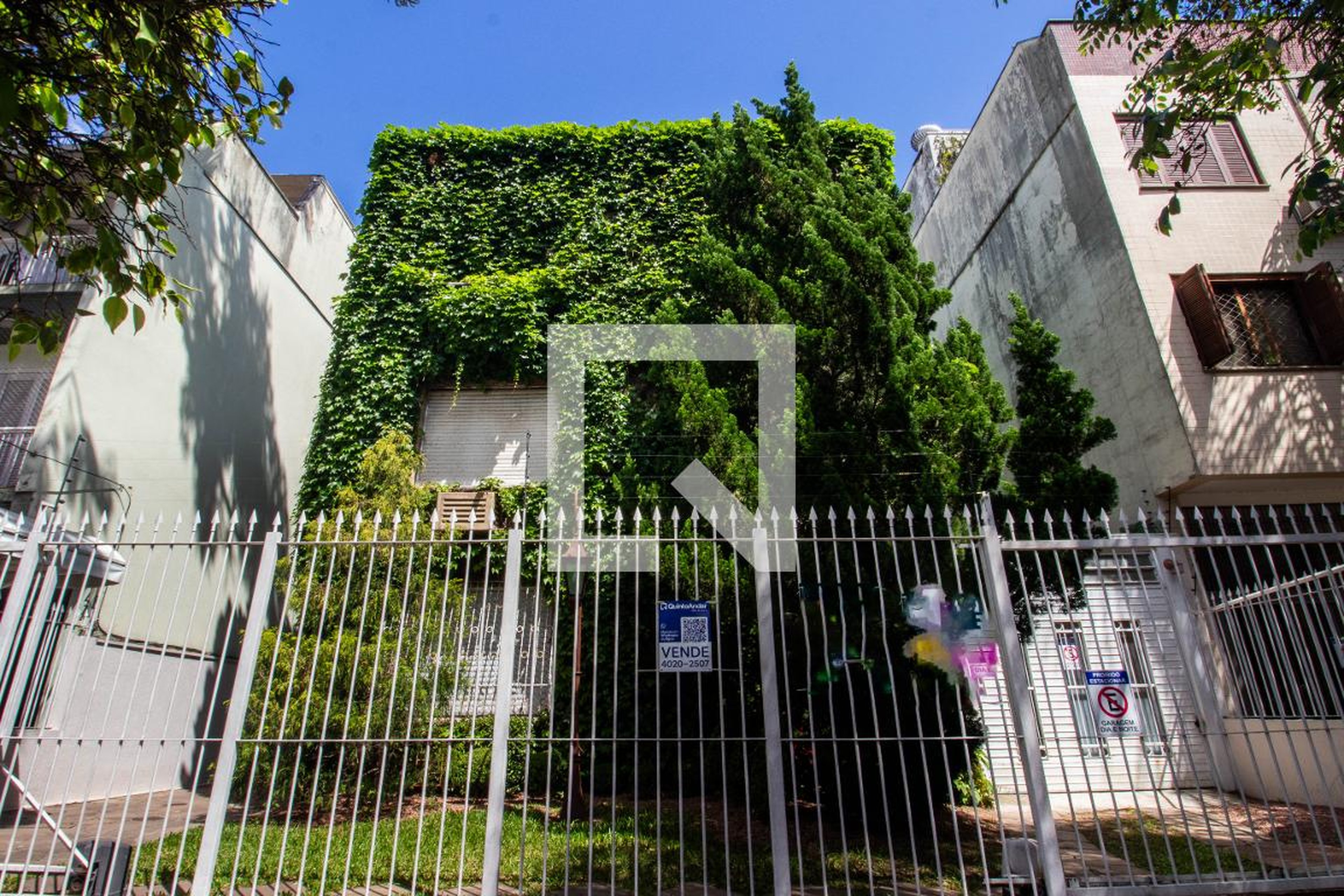 Fachada Condomínio em Avenida Lavras, 375