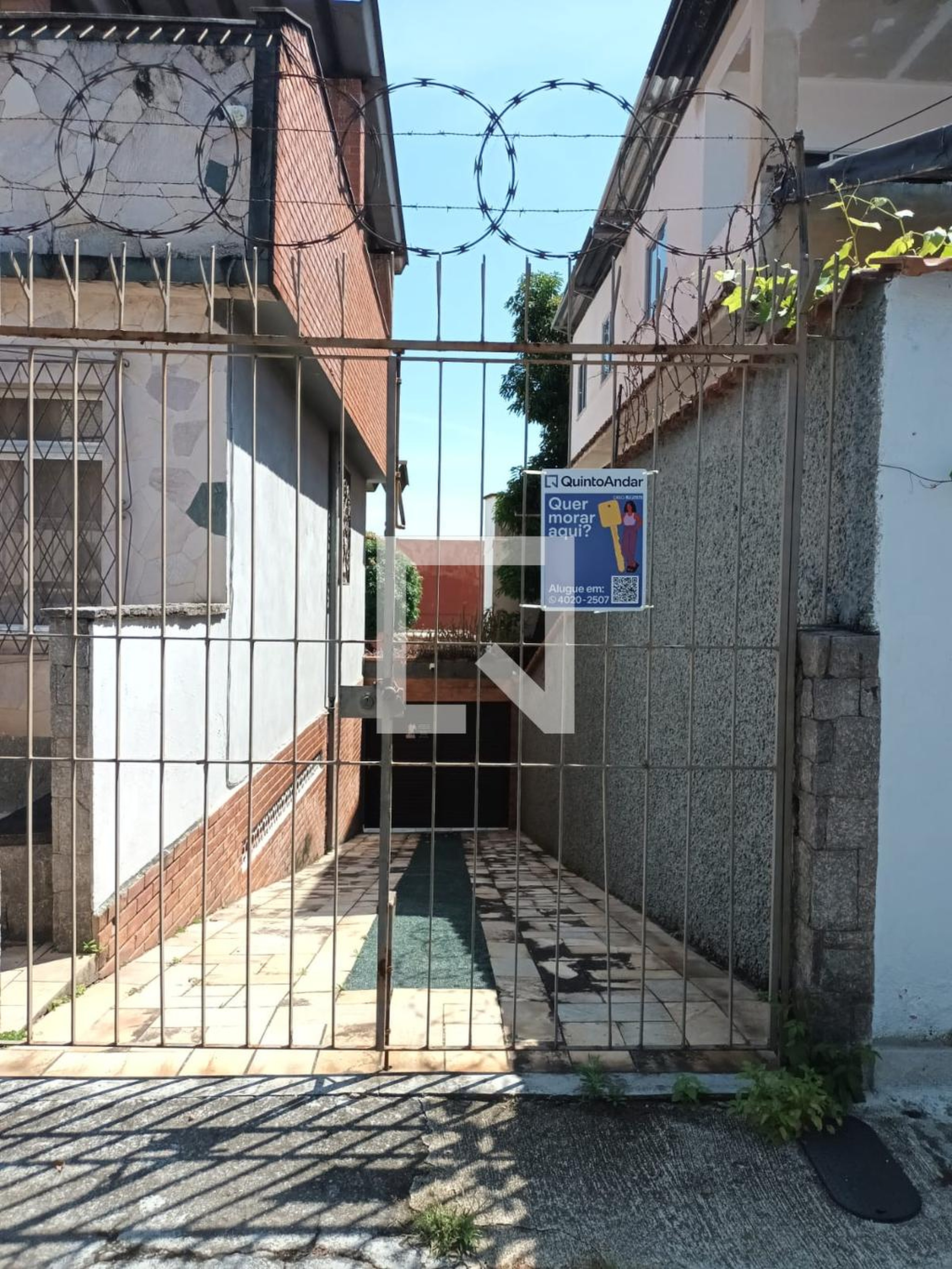 Fachada Condomínio em Rua Violante, 38