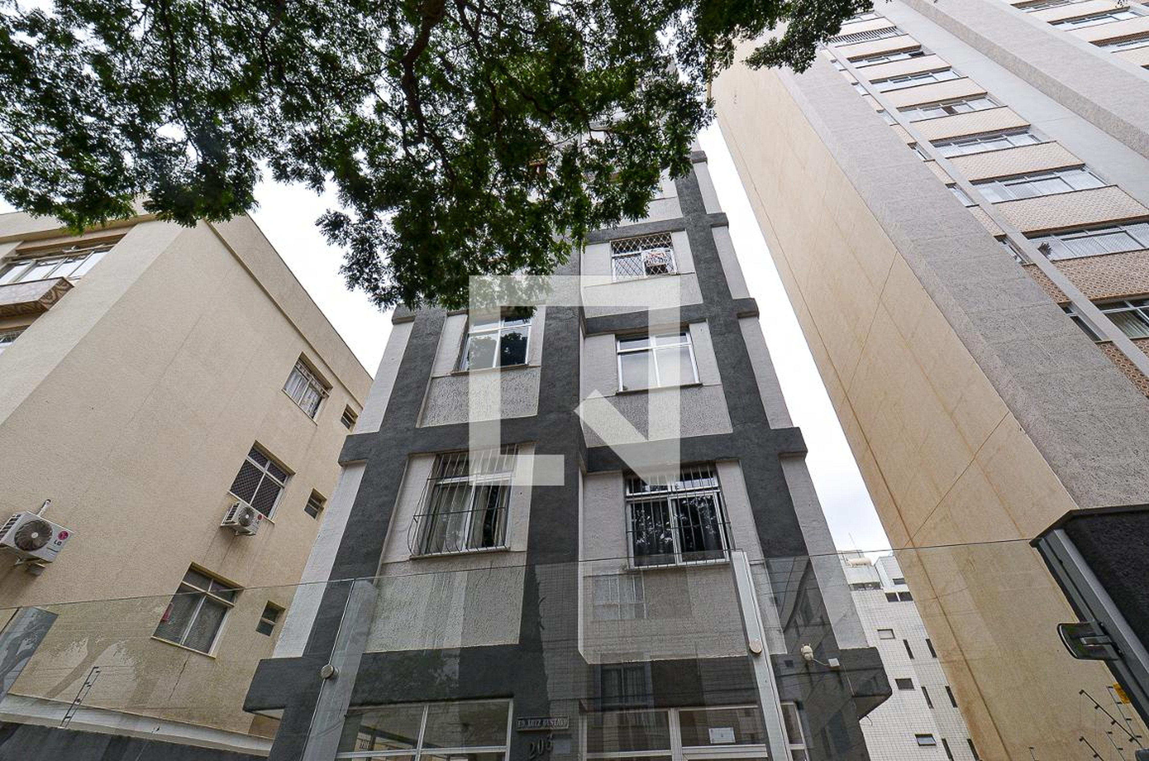 Fachada Condomínio em Rua Cardeal Stepinac, 203