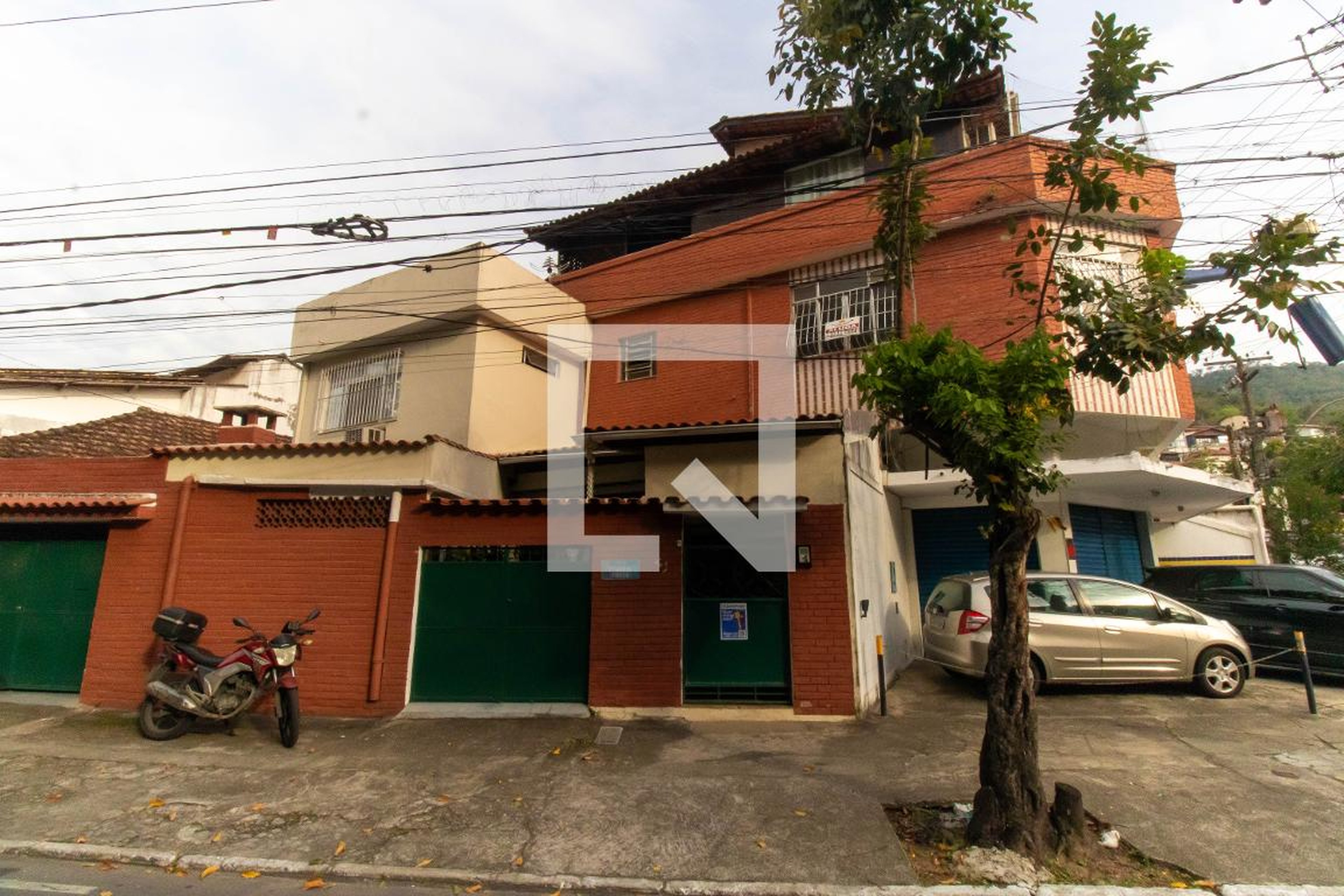 Fachada Condomínio em Rua Fernandes Couto, 8