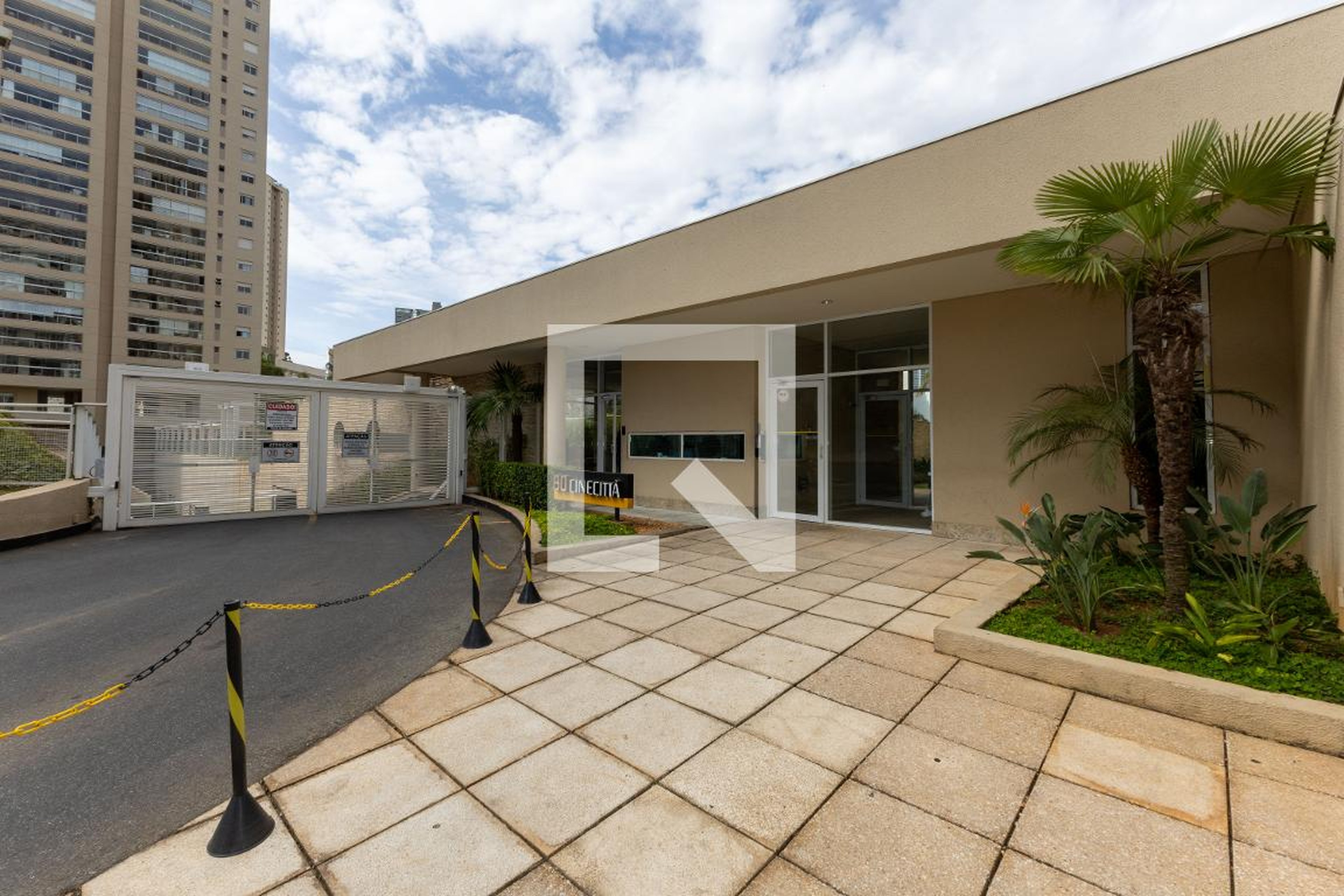 Fachada Condomínio Cinecitta