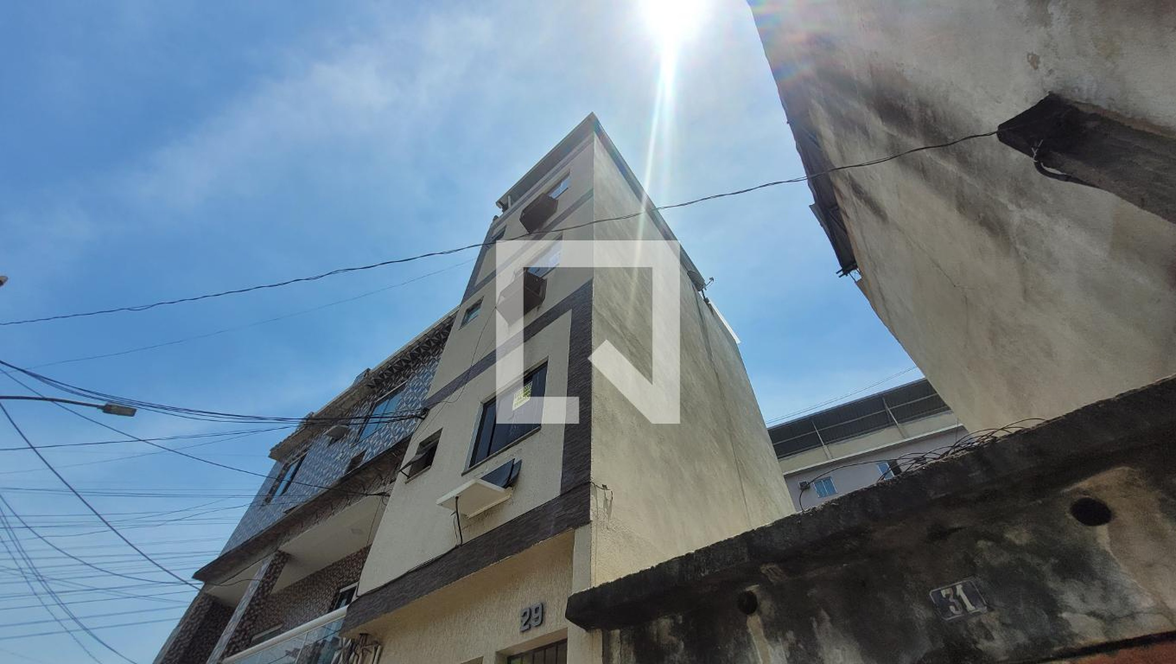 Fachada Condomínio em Rua Trás Os Montes, 29