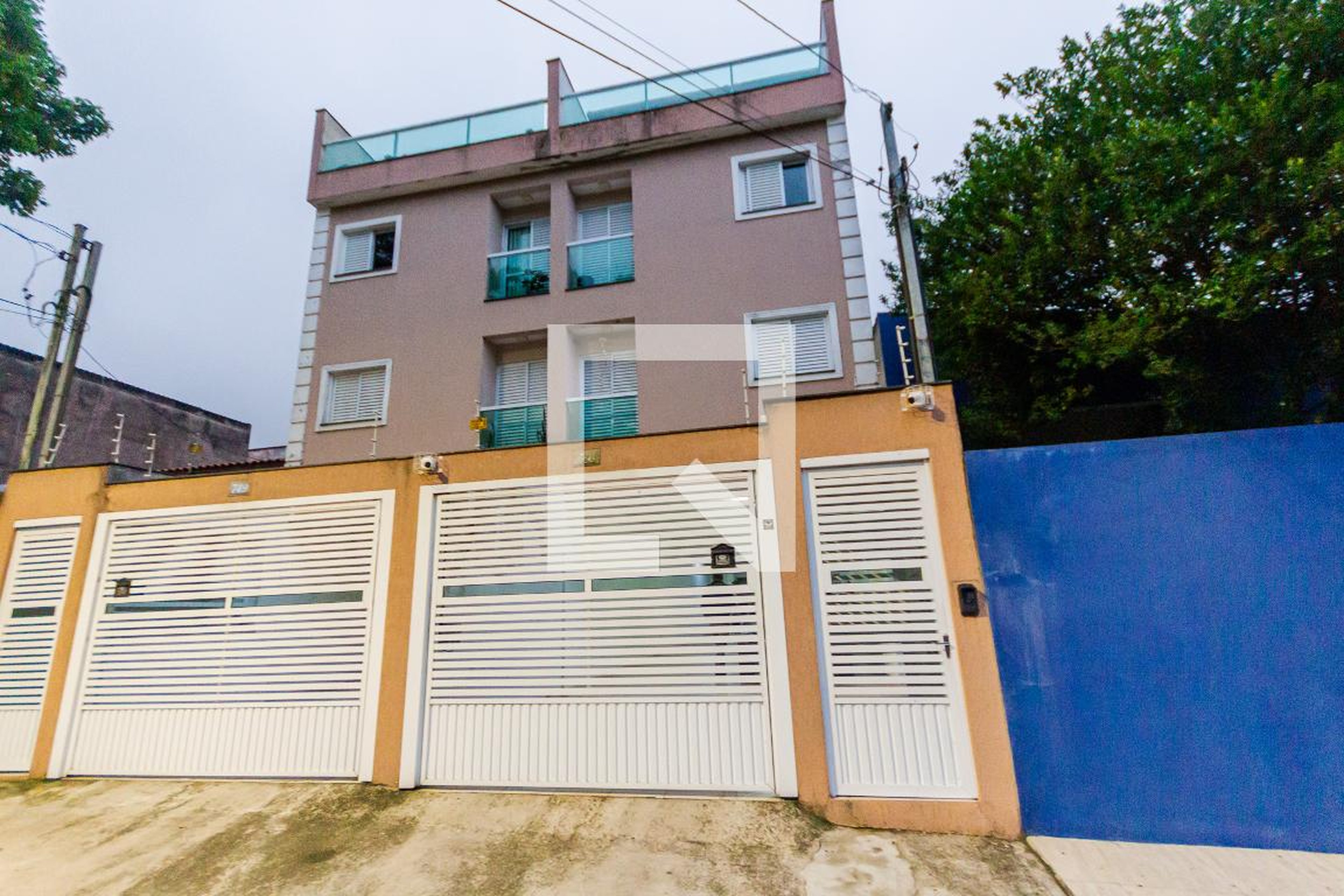 Fachada Condomínio em Rua Petrogrado, 753