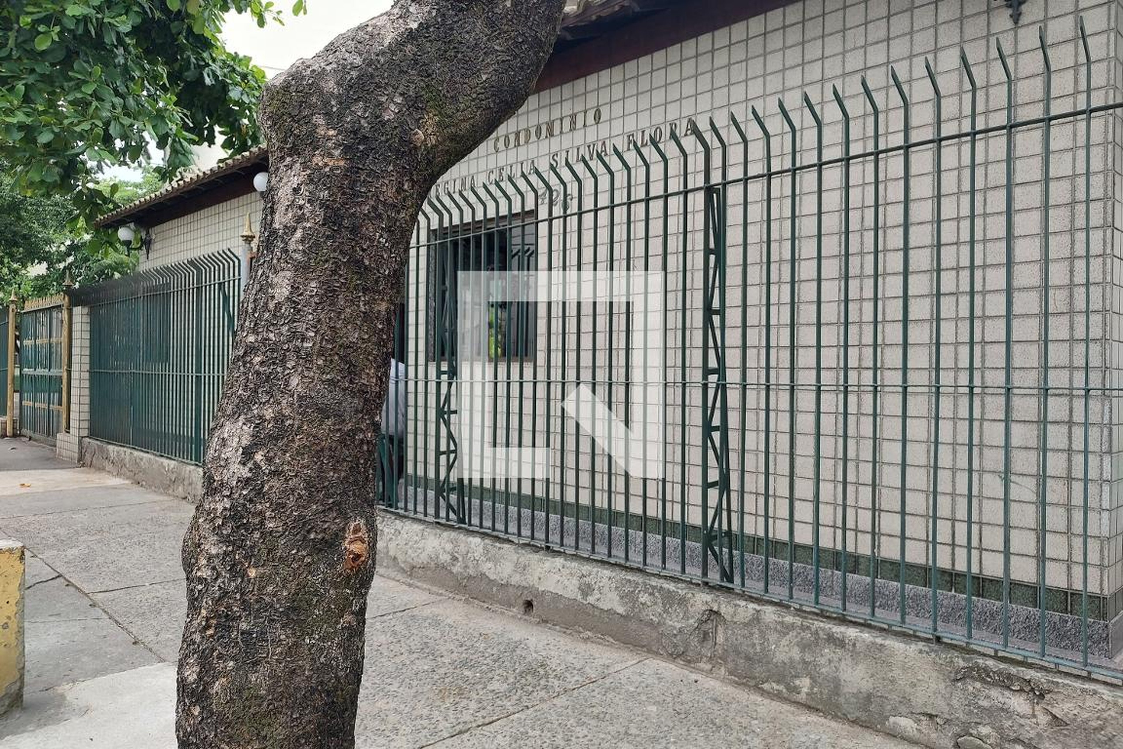 Fachada do condomínio Condomínio o Regina Celia Silva Flora