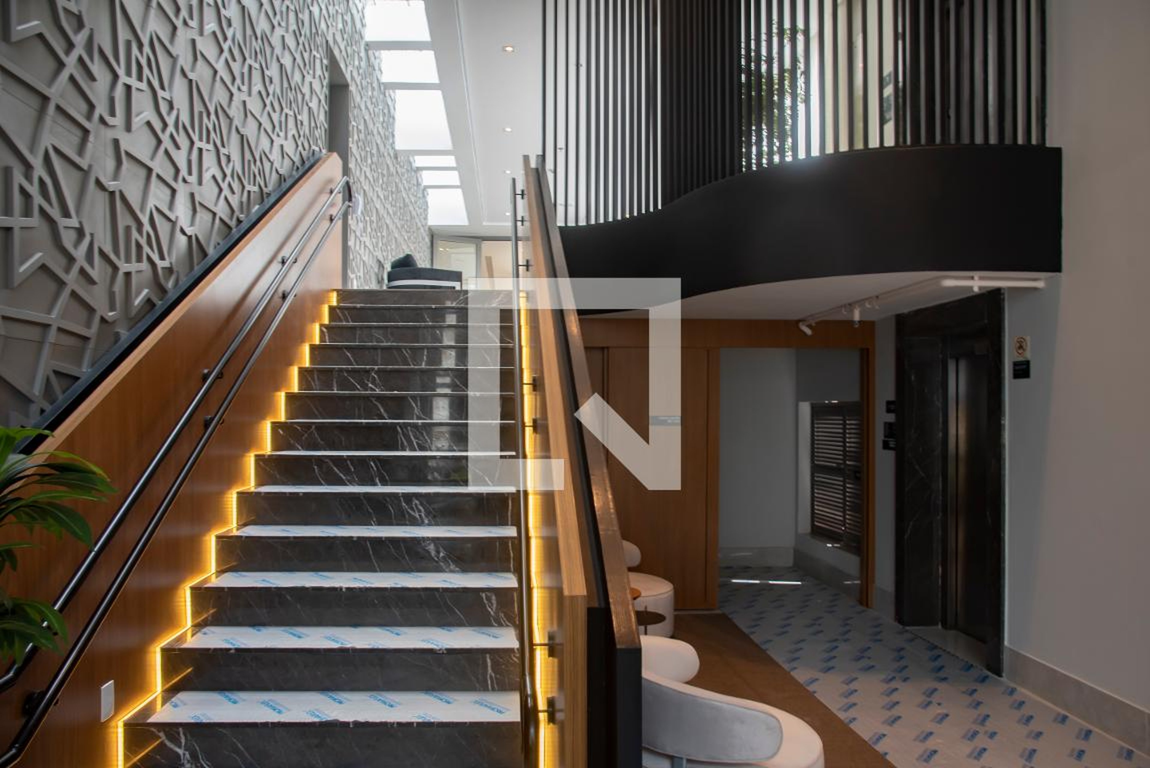 Hall de entrada - ID Home & Lifestyle Lisboa - EZTEC