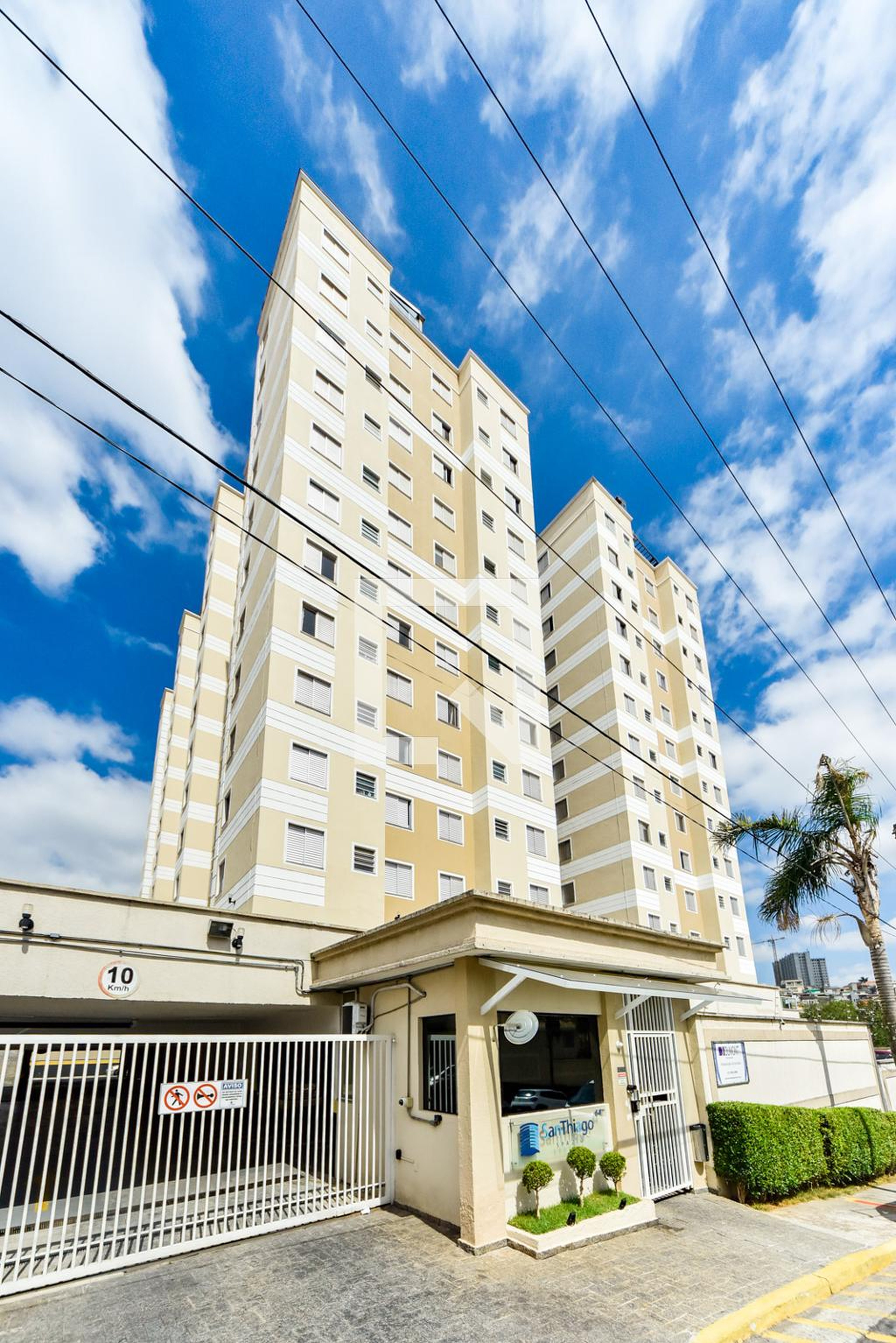 Fachada do Condomínio Condomínio Spazio San Thiago