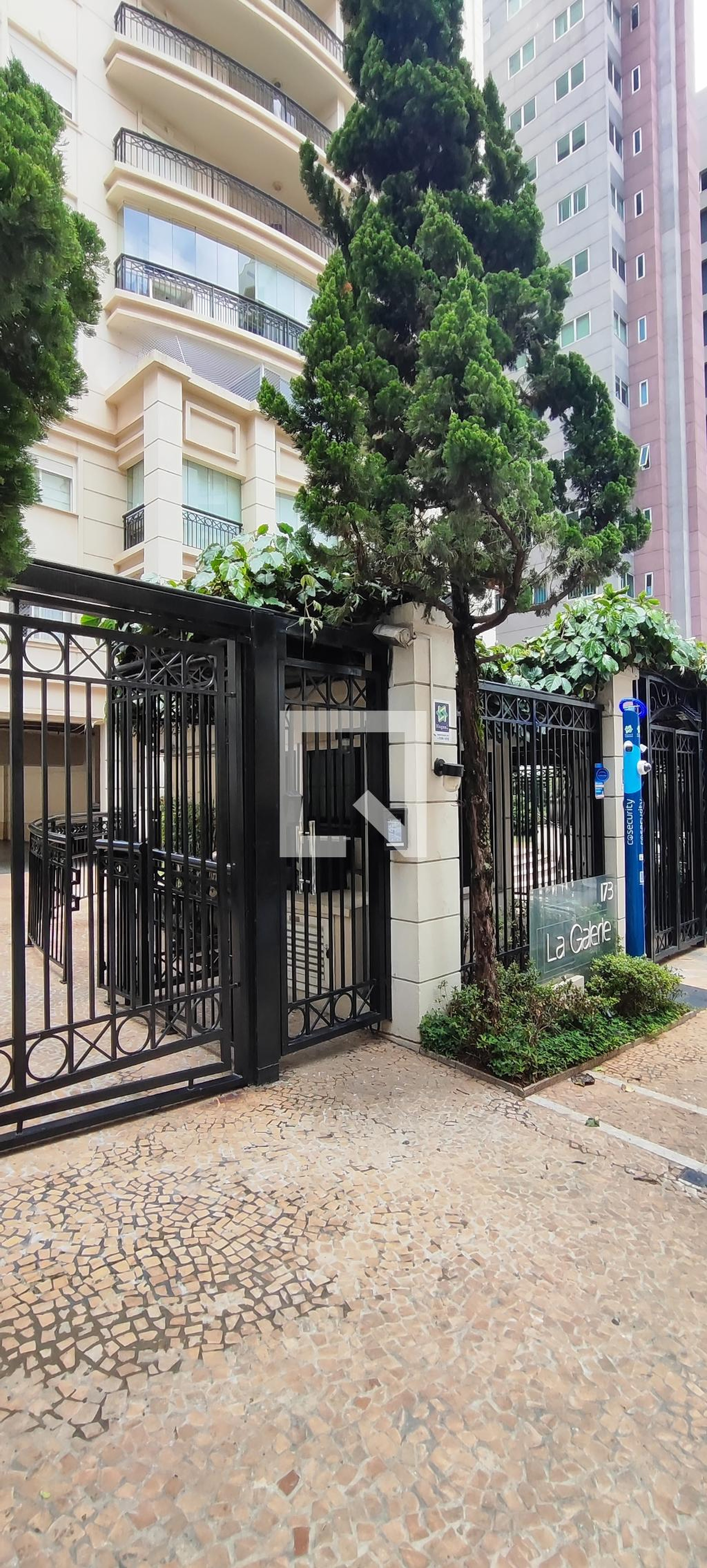 Fachada Condomínio La Galerie