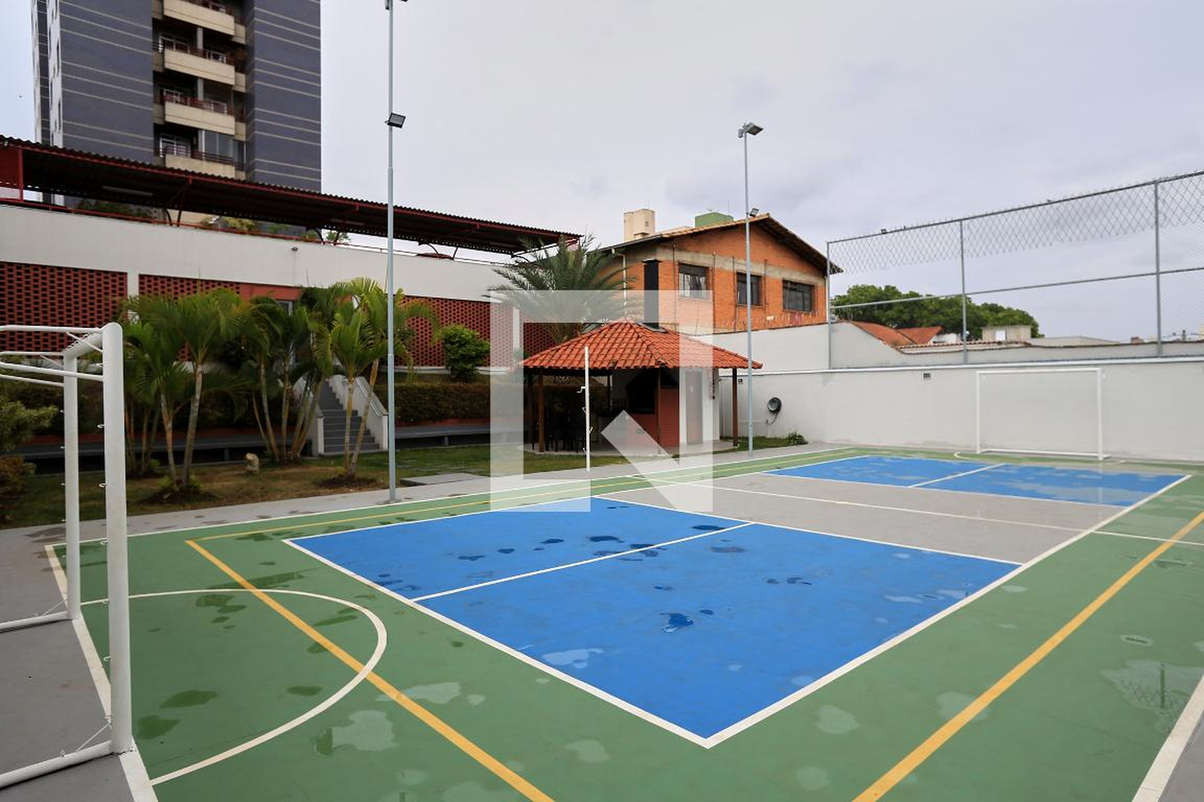 Quadra - Felicita Caillux