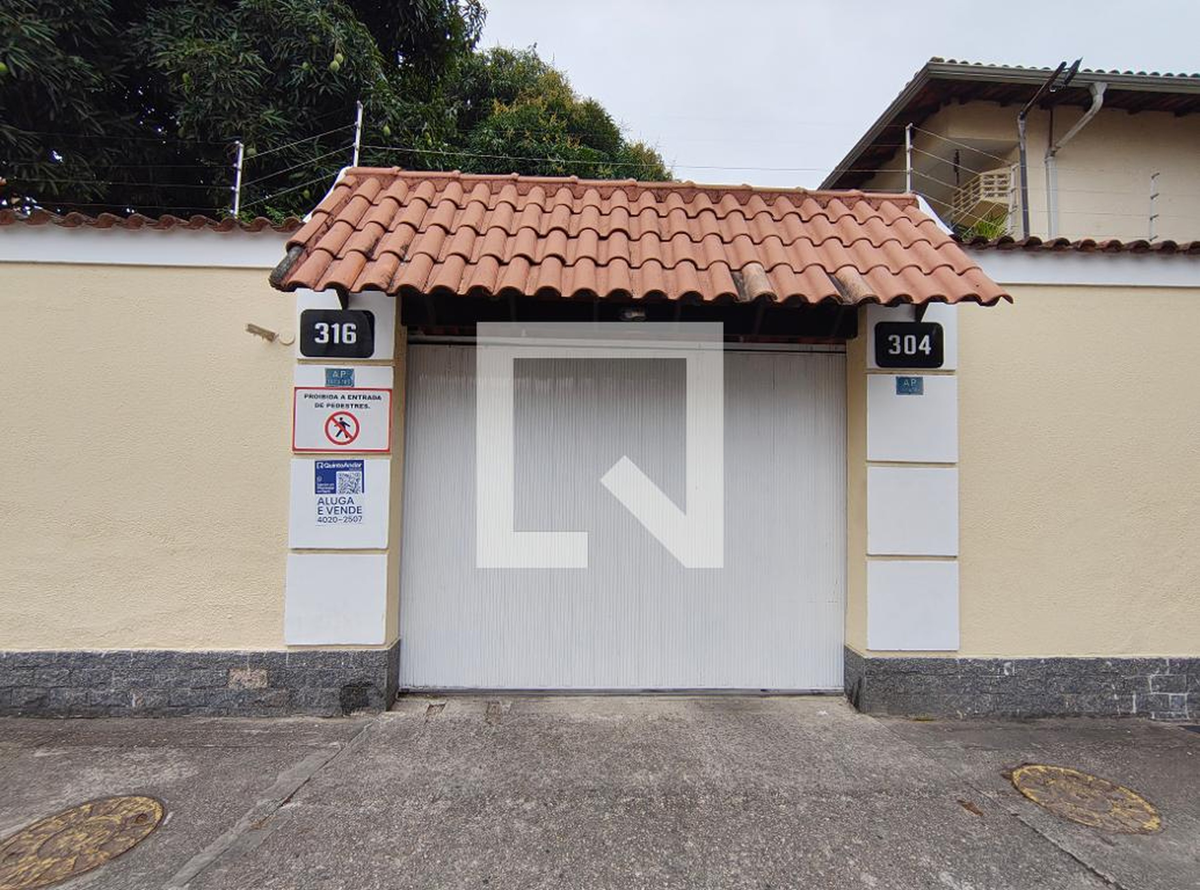 Fachada Condomínio em Rua Caniú, 316