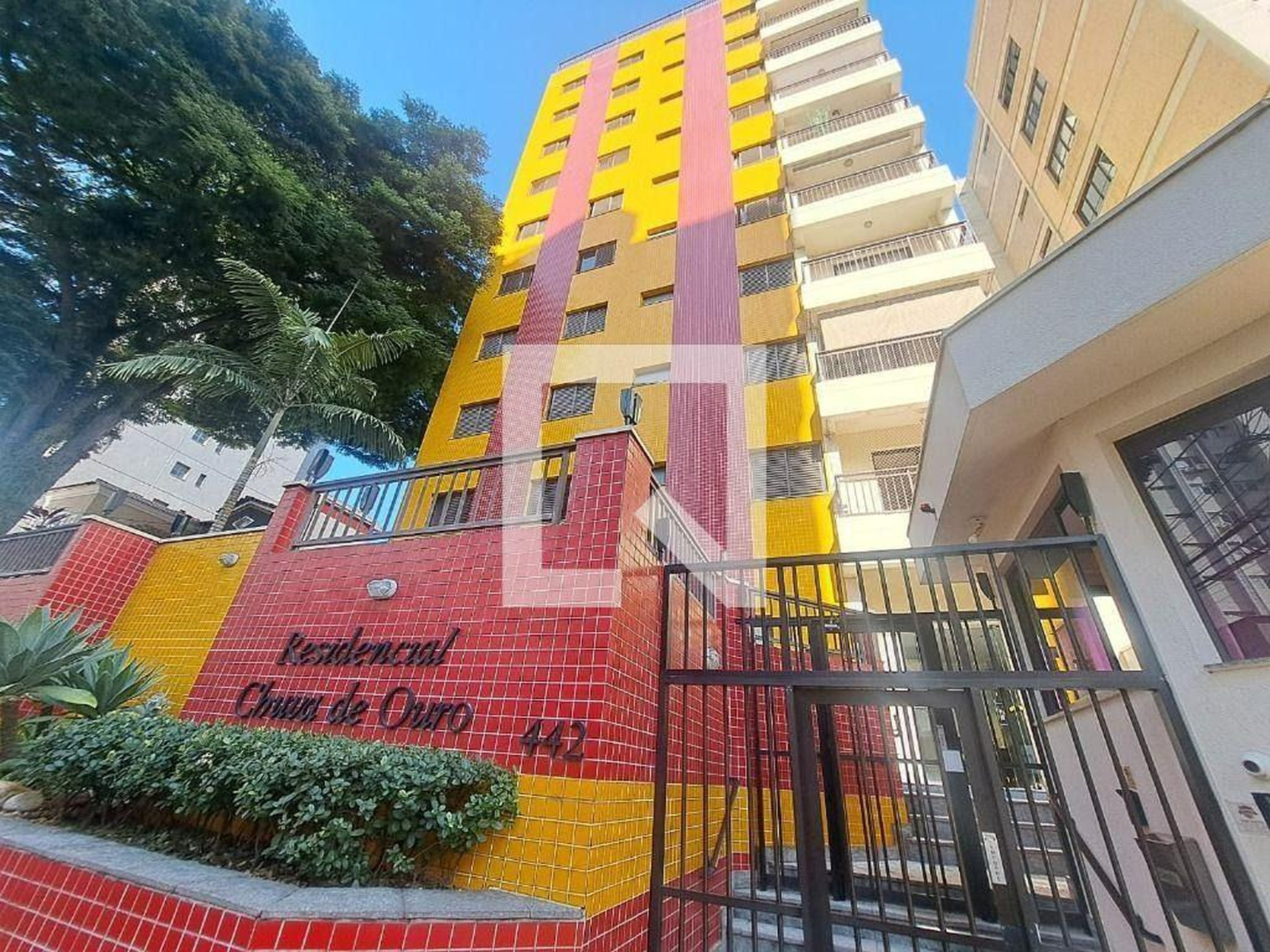 Fachada Condomínio Chuva de Ouro