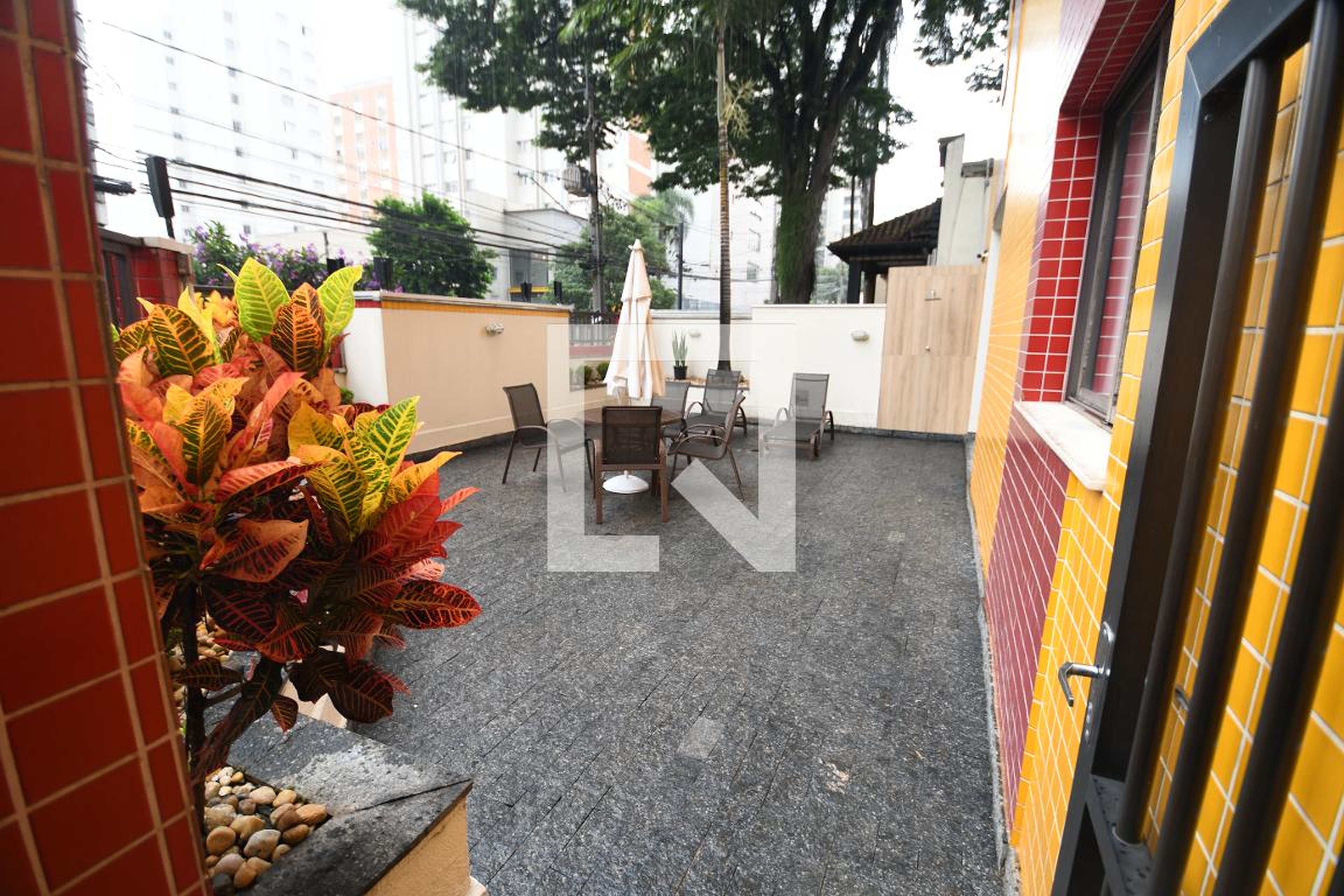 Área comum - Chuva de Ouro