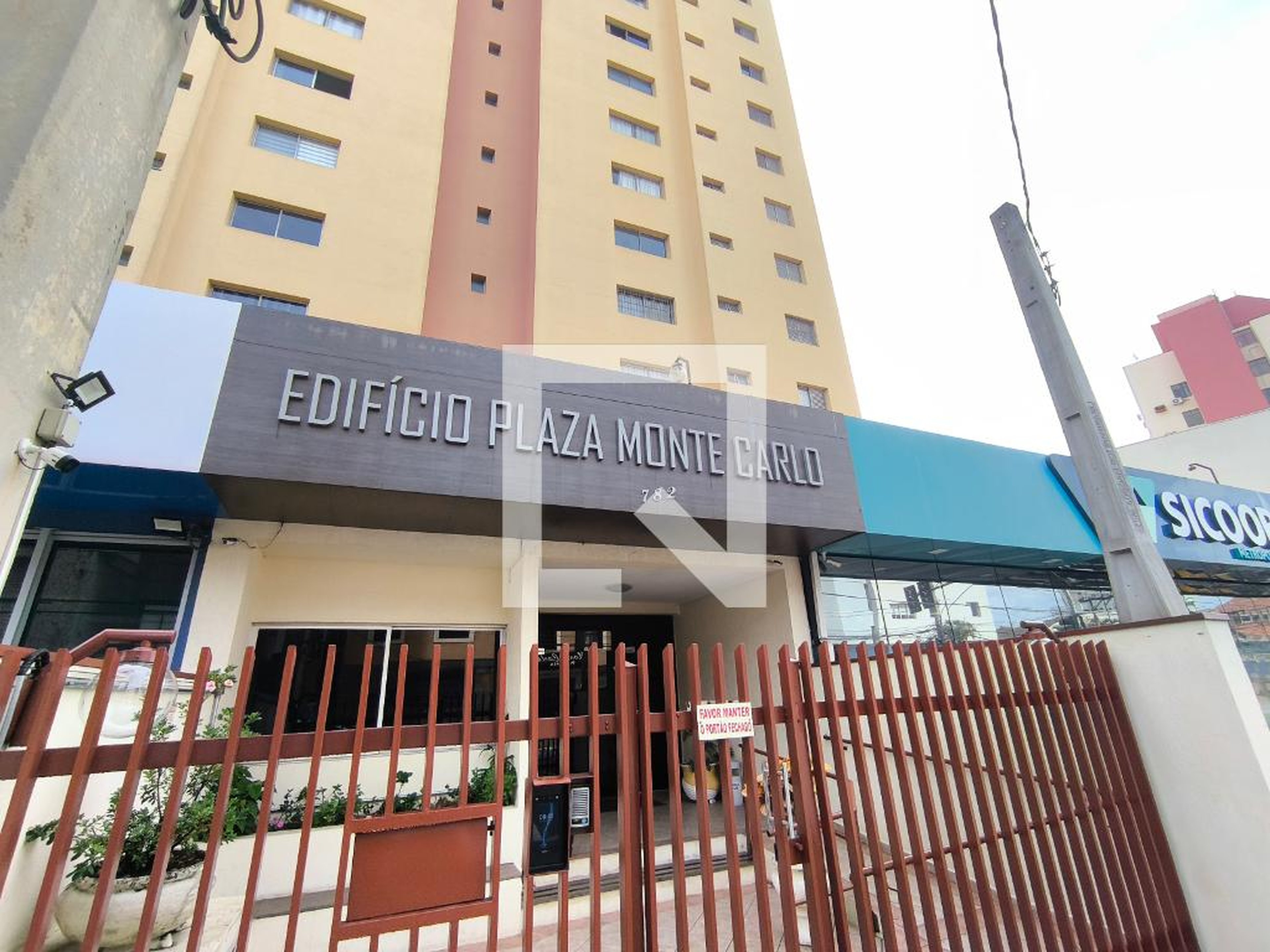 Fachada Condomínio Plaza Monte Carlo