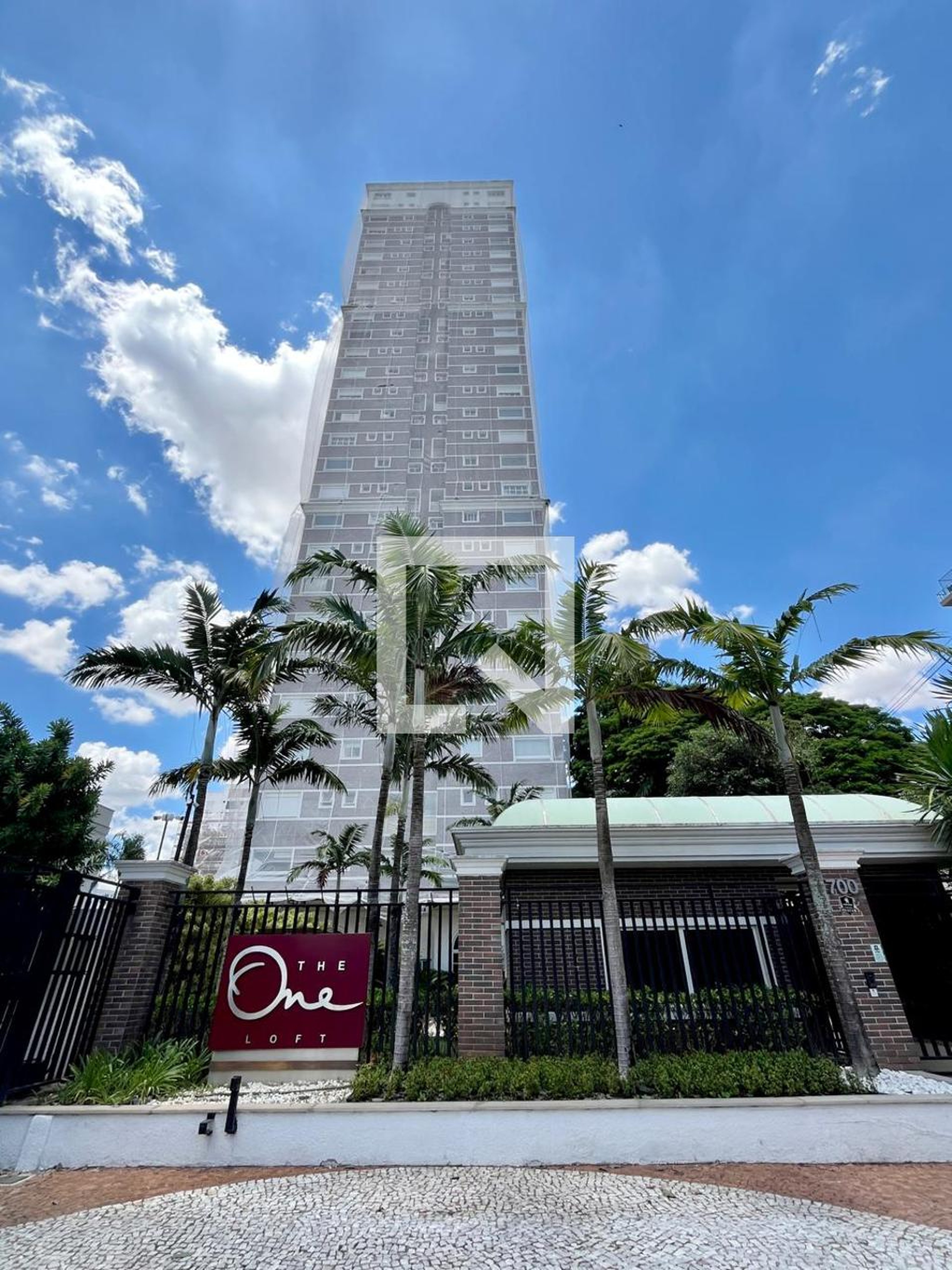 Fachada do Prédio Condomínio em Rua dos Alecrins, 700