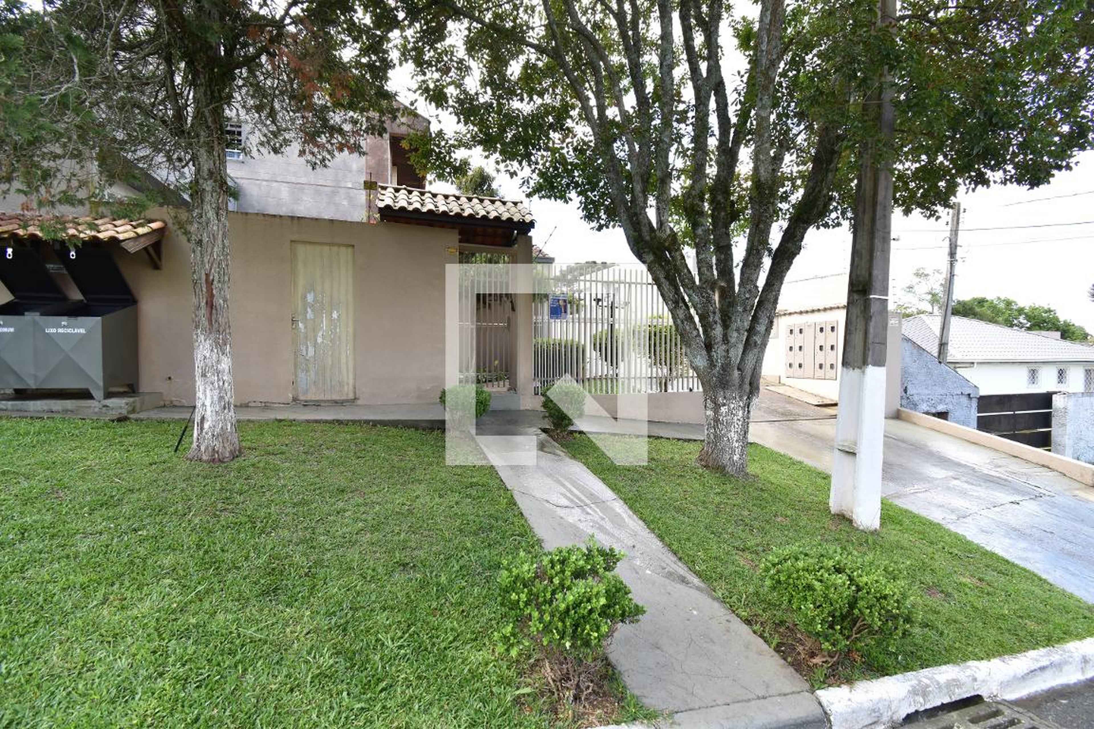 Fachada Condomínio em Rua Camilo Haj Mussi, 70