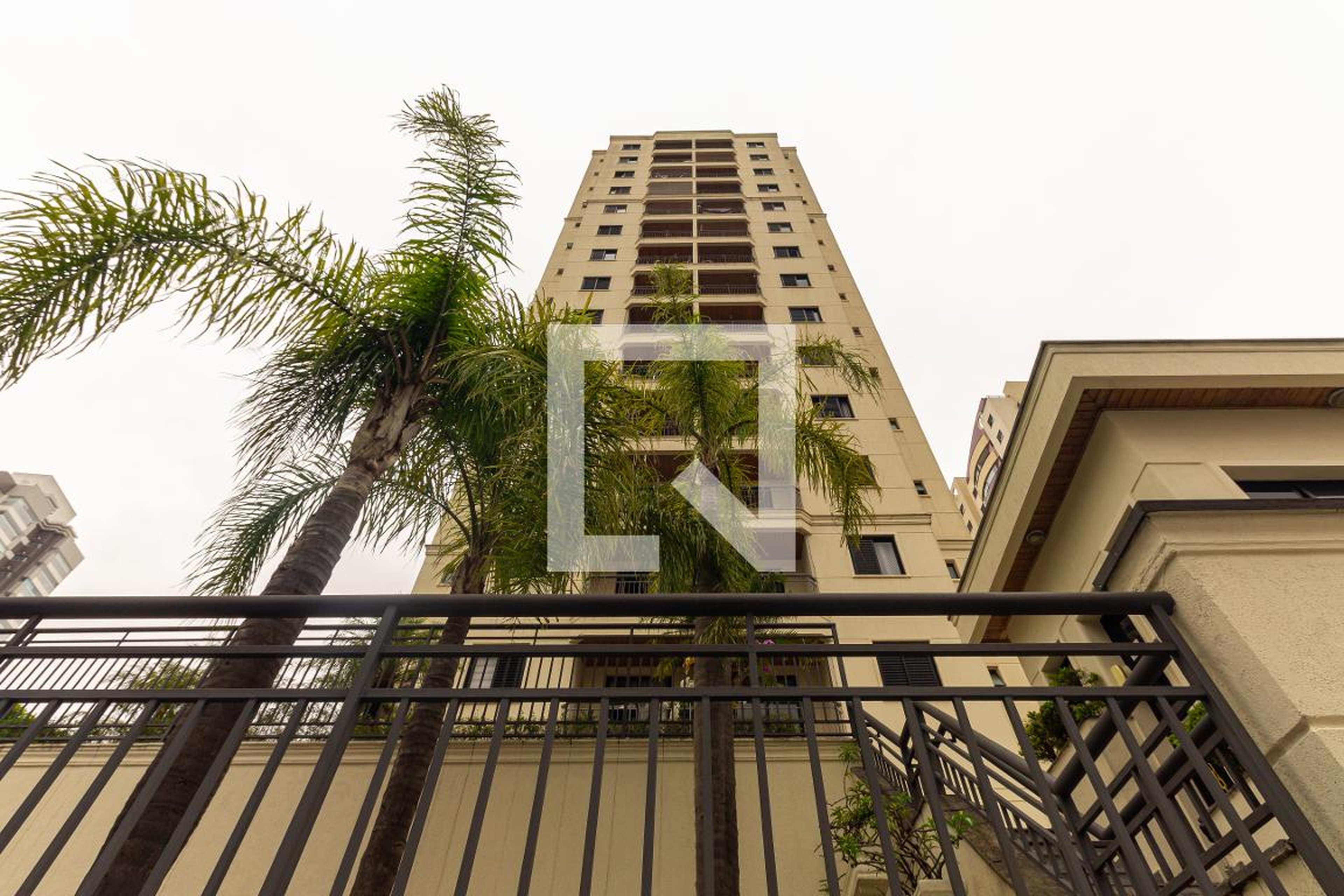 Fachada do Prédio Condomínio Piazza di Napoli