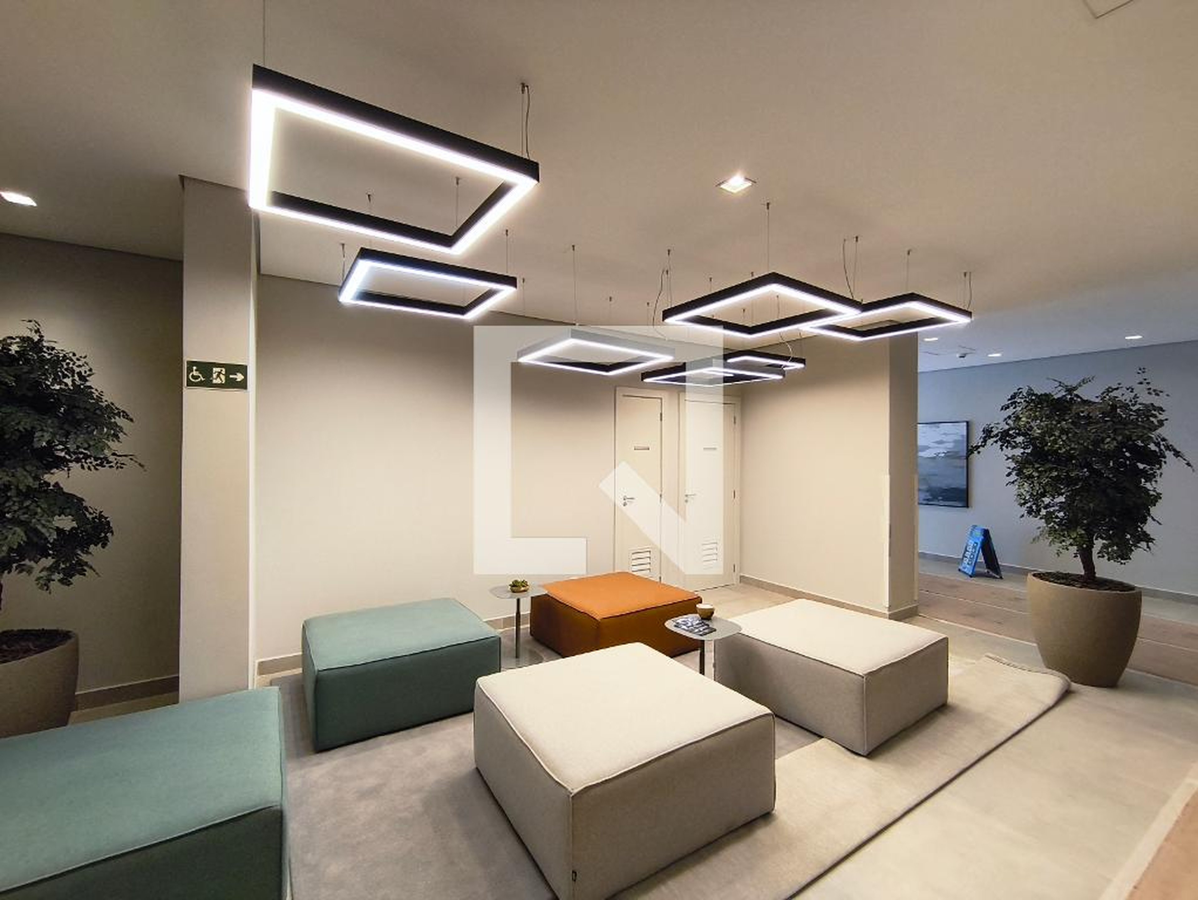 Hall - My One Estação Japão-Liberdade